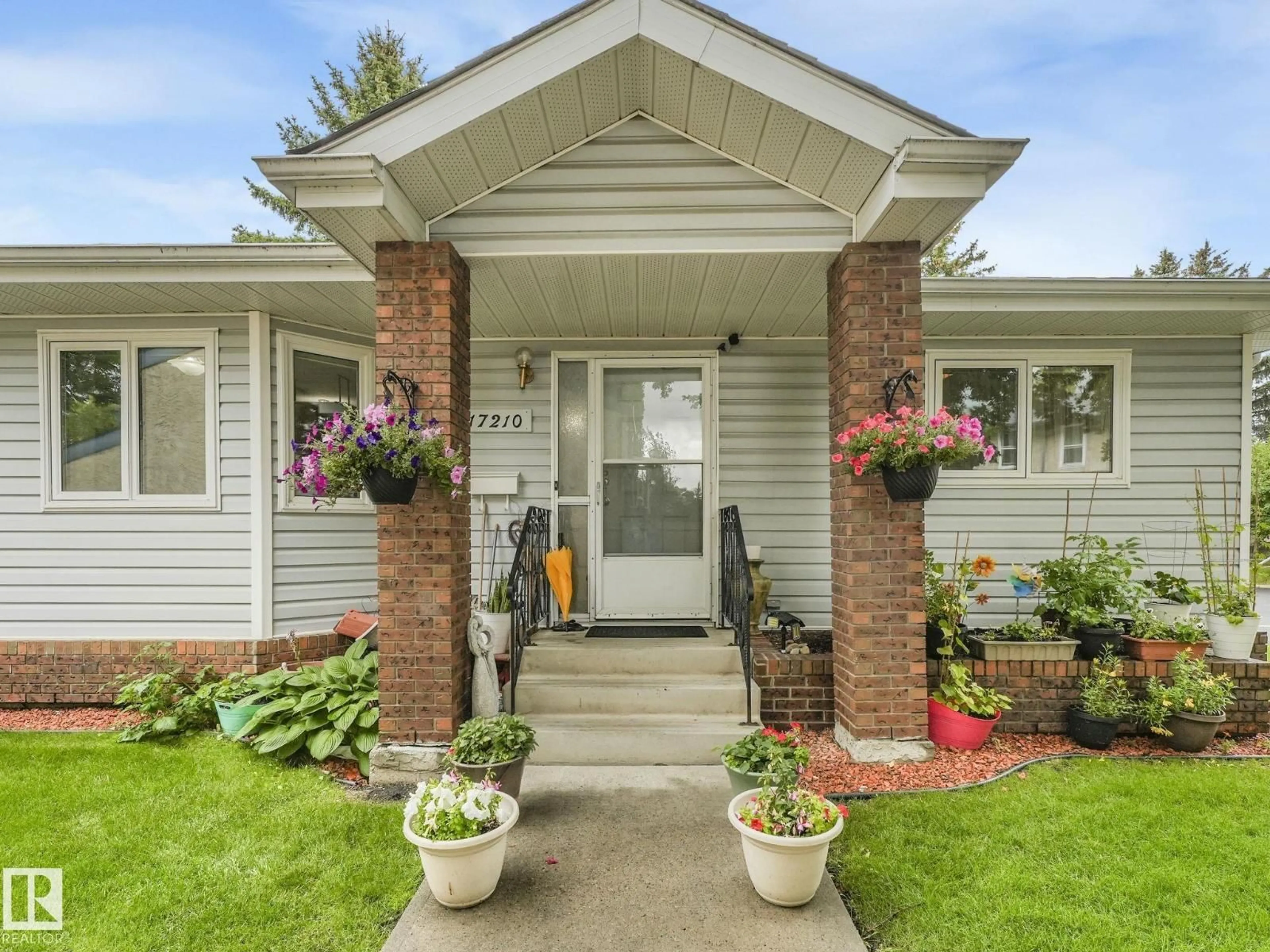 Unknown for 17210 CALLINGWOOD RD, Edmonton Alberta T5T5P1
