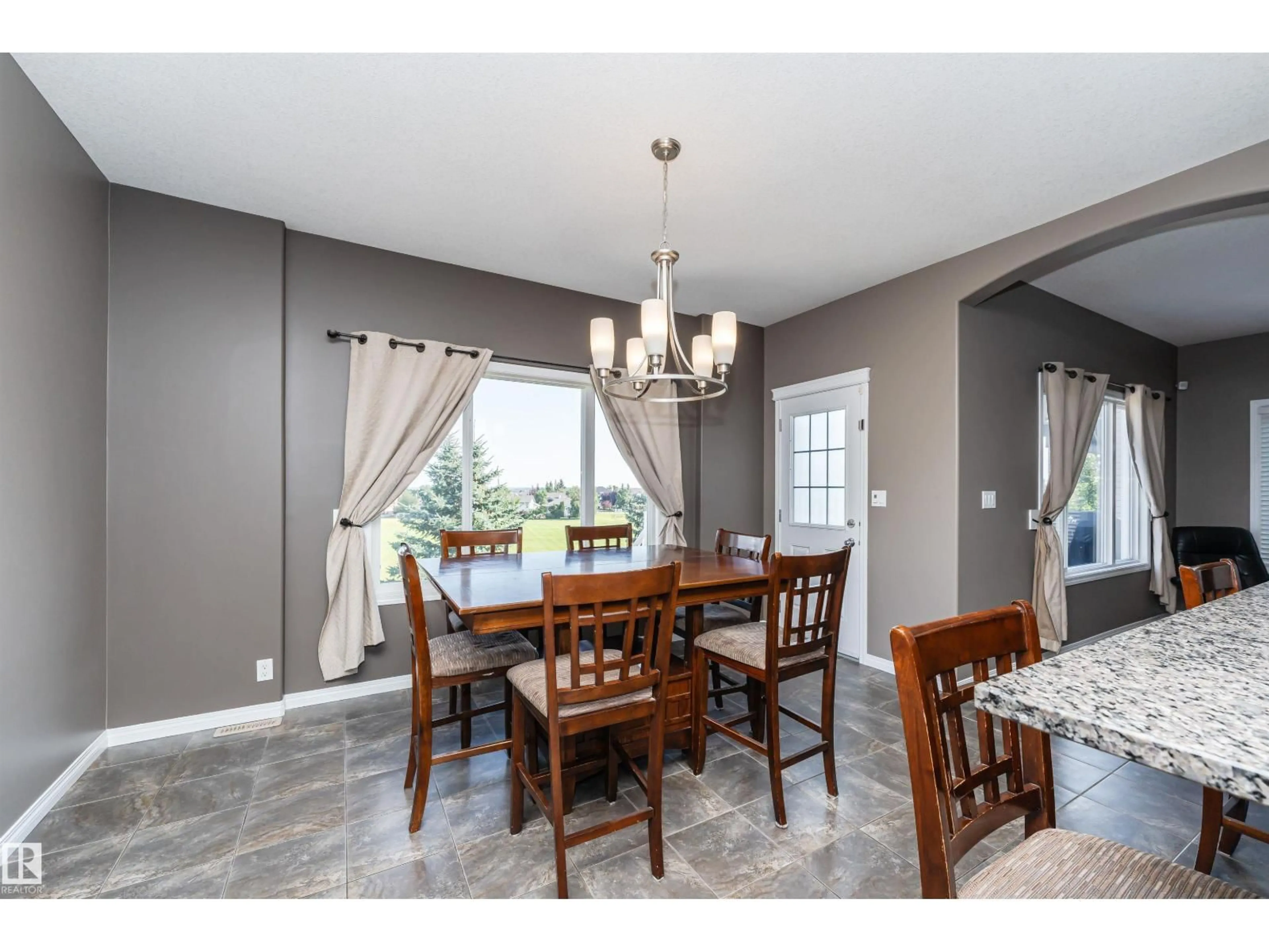 Dining room, ceramic/tile floor for 72 RUE BLANCHARD, Beaumont Alberta T4X0E7