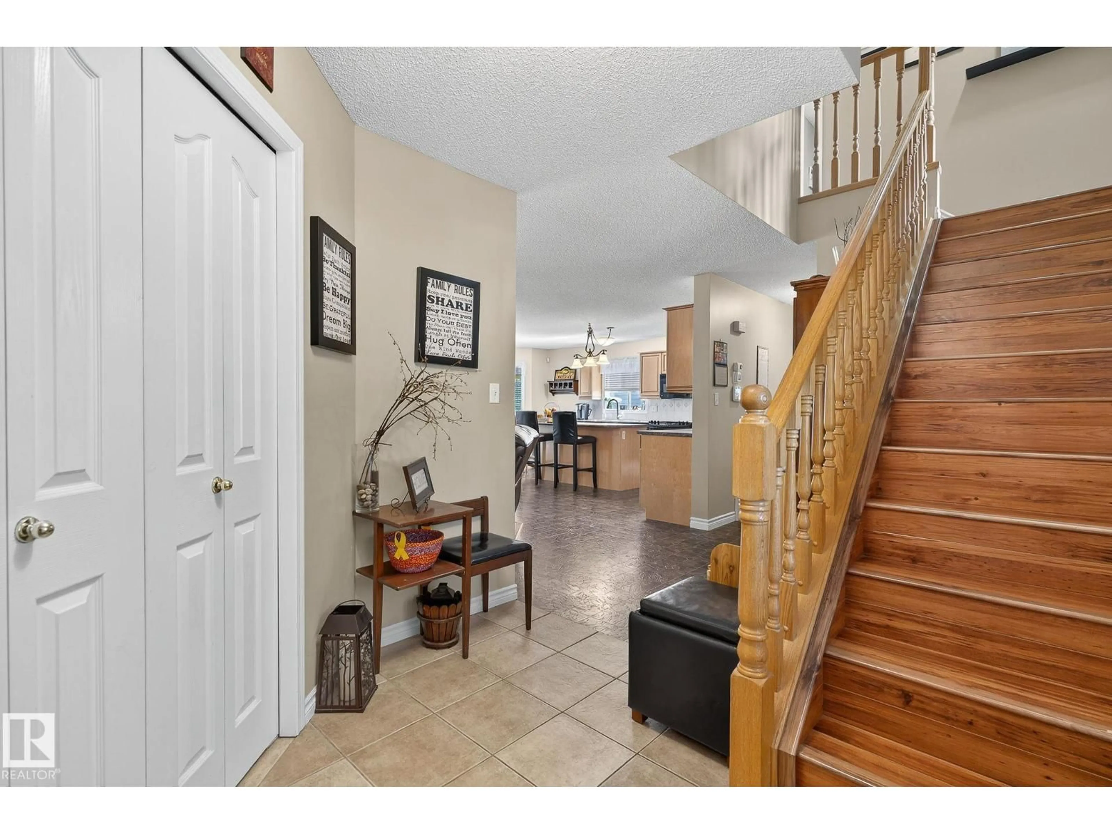 Indoor entryway for 26 WOODBEND WY, Fort Saskatchewan Alberta T8L4L8