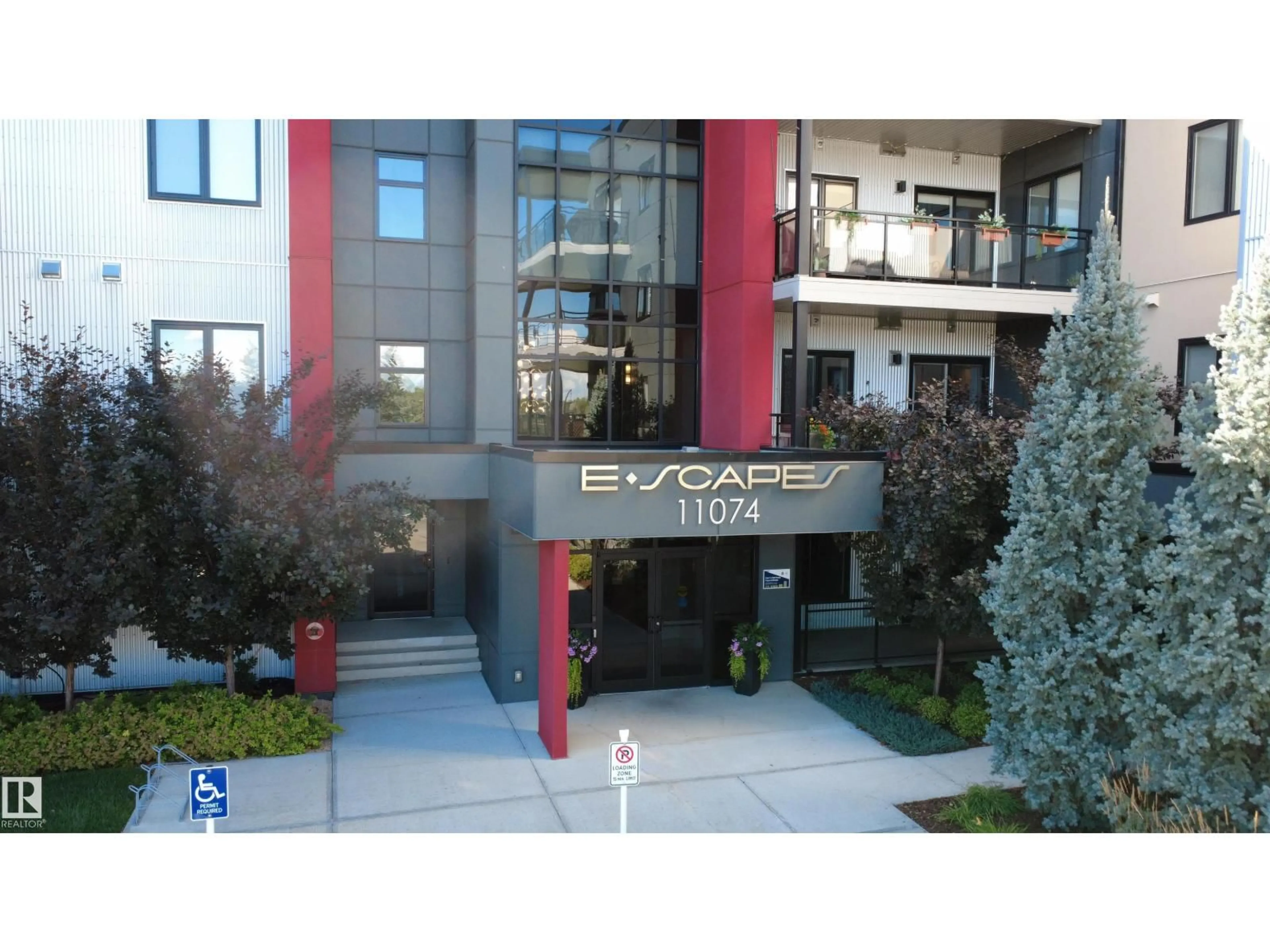 Indoor foyer for 11074 - 226 ELLERSLIE RD, Edmonton Alberta T6W2C2
