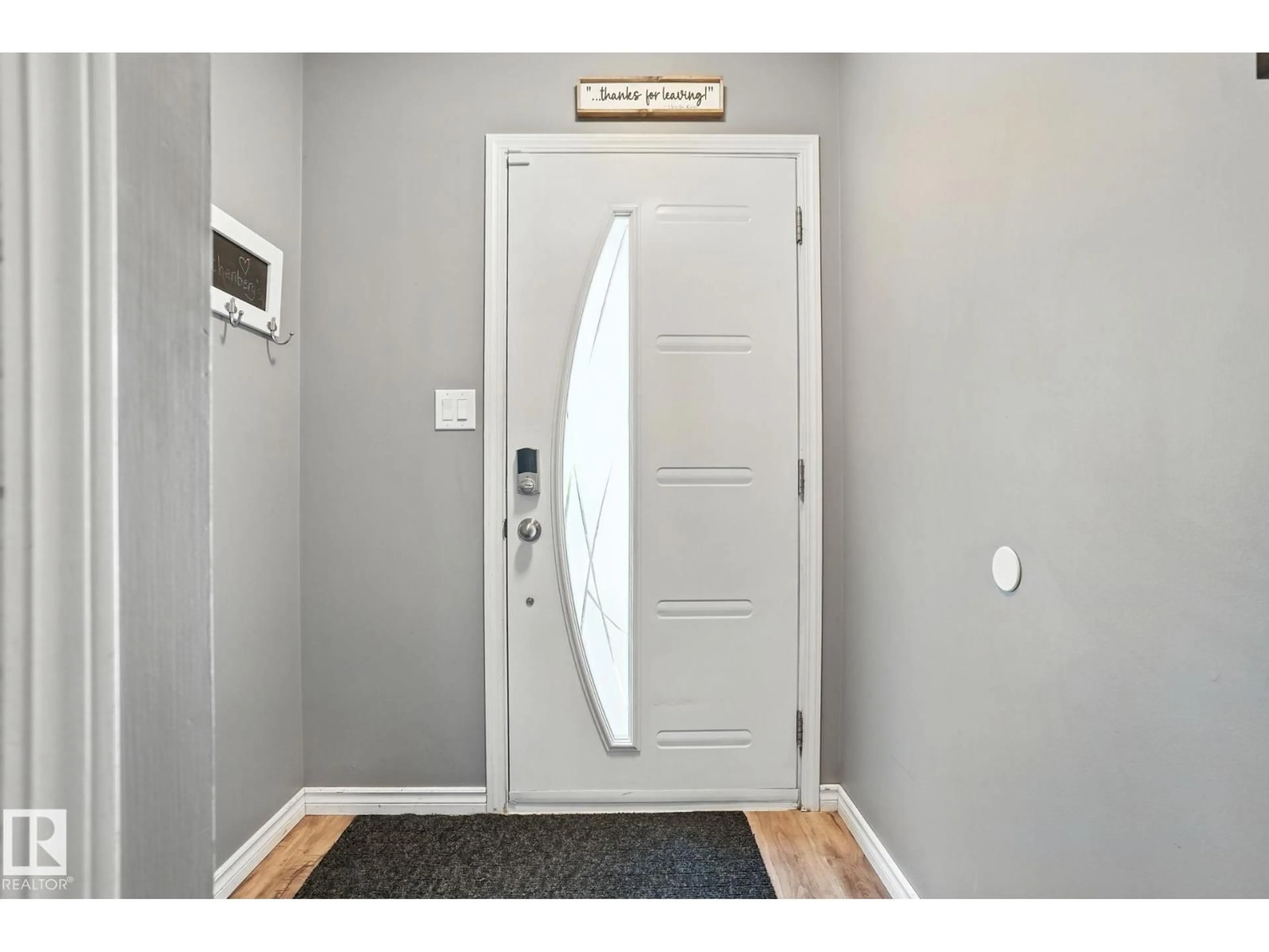 Indoor entryway for 1031 JAMES CR, Edmonton Alberta T6L6P6