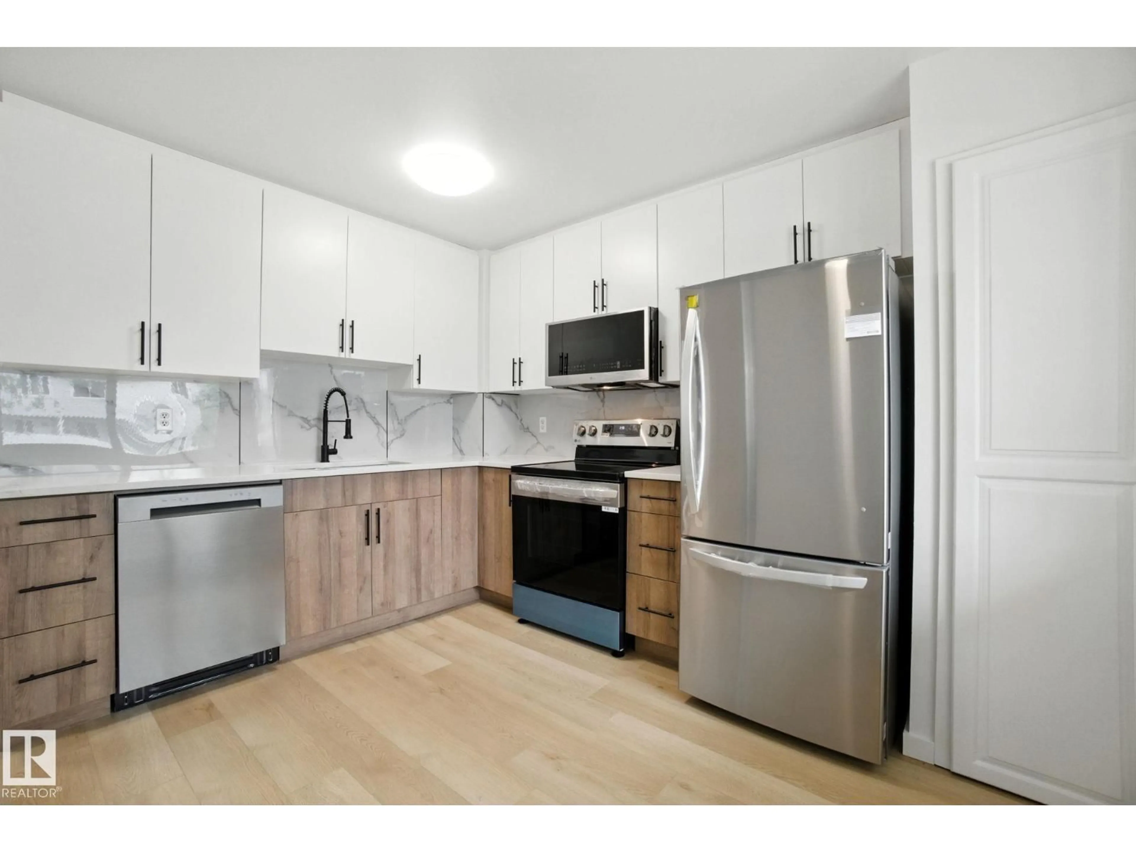 Standard kitchen, wood/laminate floor for 5412 146 AV, Edmonton Alberta T5A4L6