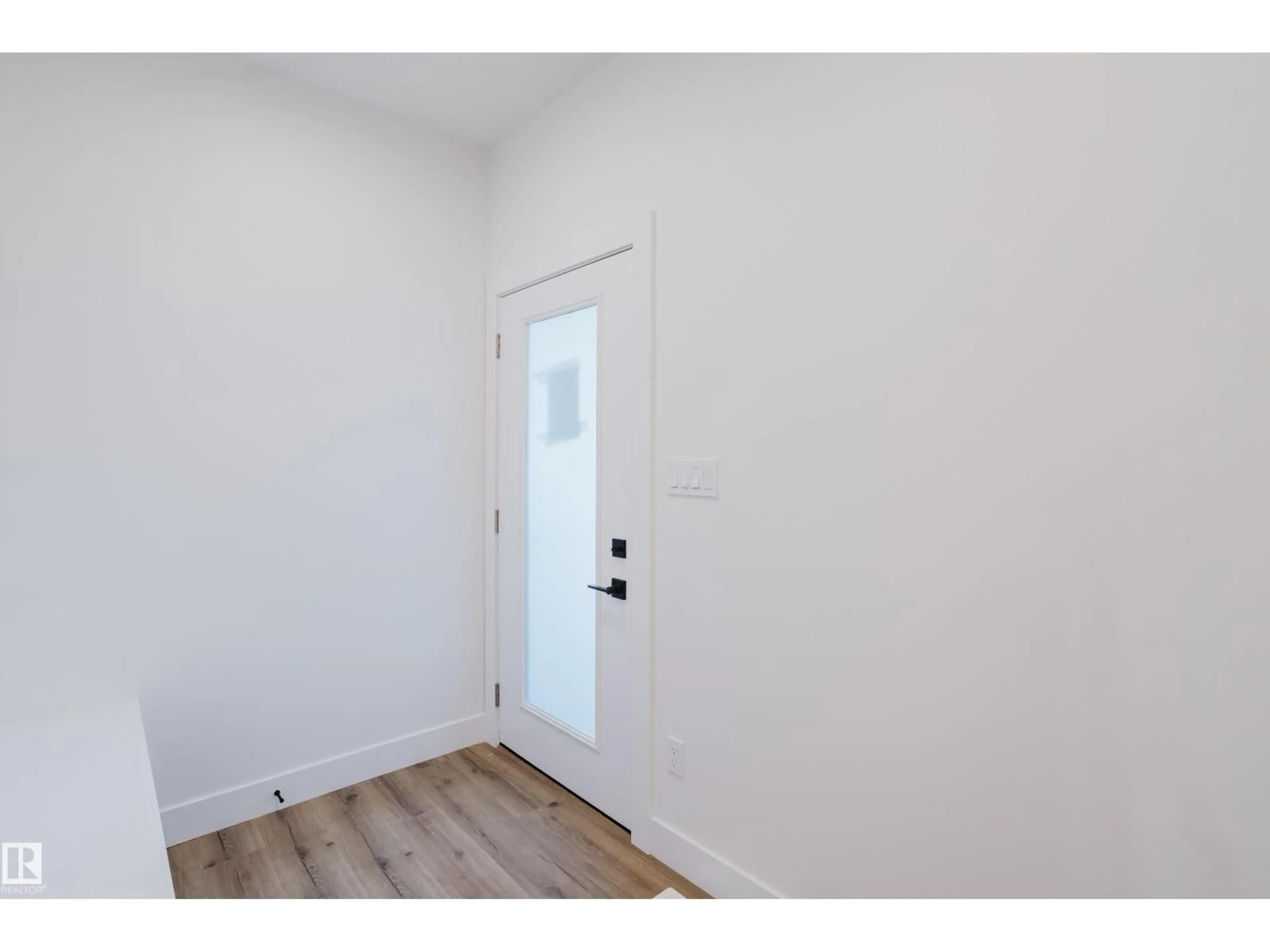 Indoor entryway for NW - 2539 211 ST, Edmonton Alberta T6M3H2