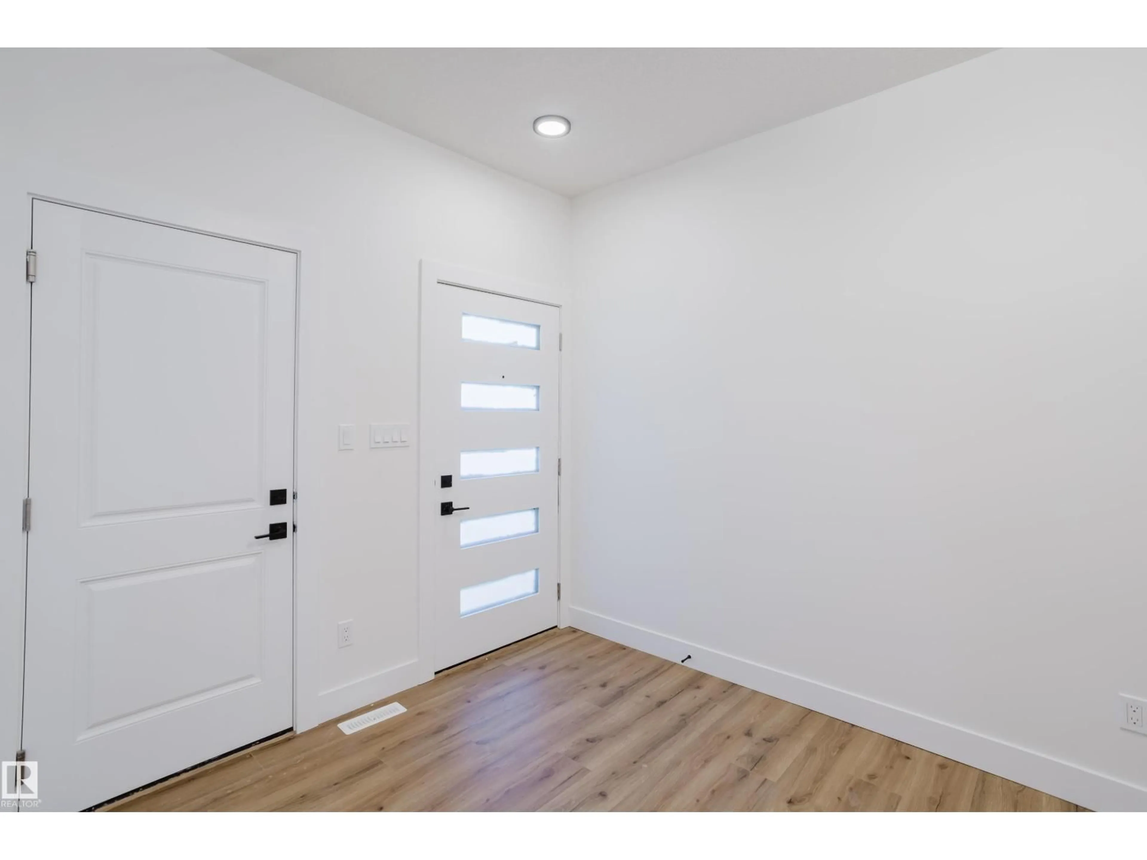 Indoor entryway for NW - 2551 211 ST, Edmonton Alberta T6M3H2