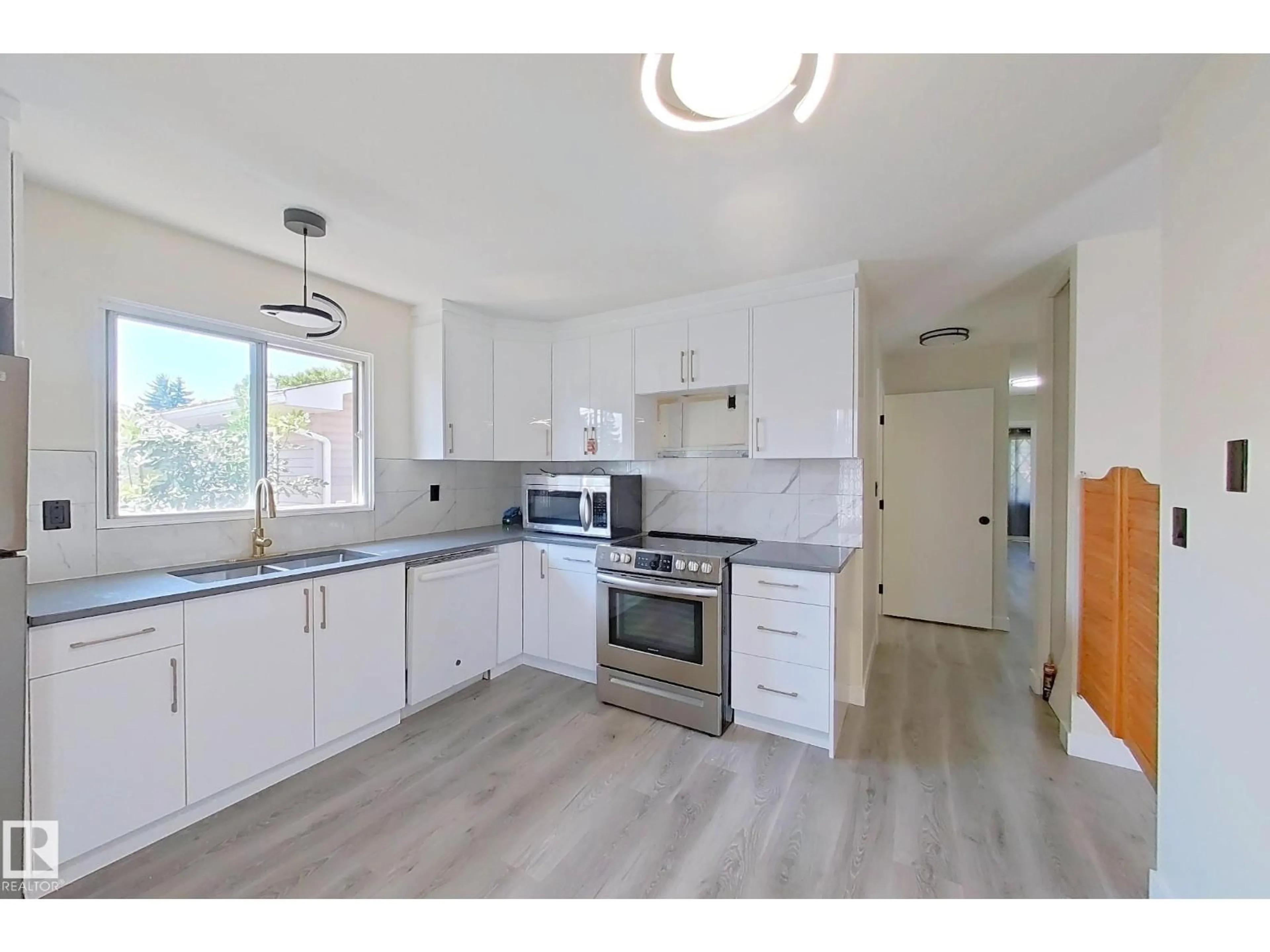Open concept kitchen, unknown for 78 IVY CR, Sherwood Park Alberta T8A1W4
