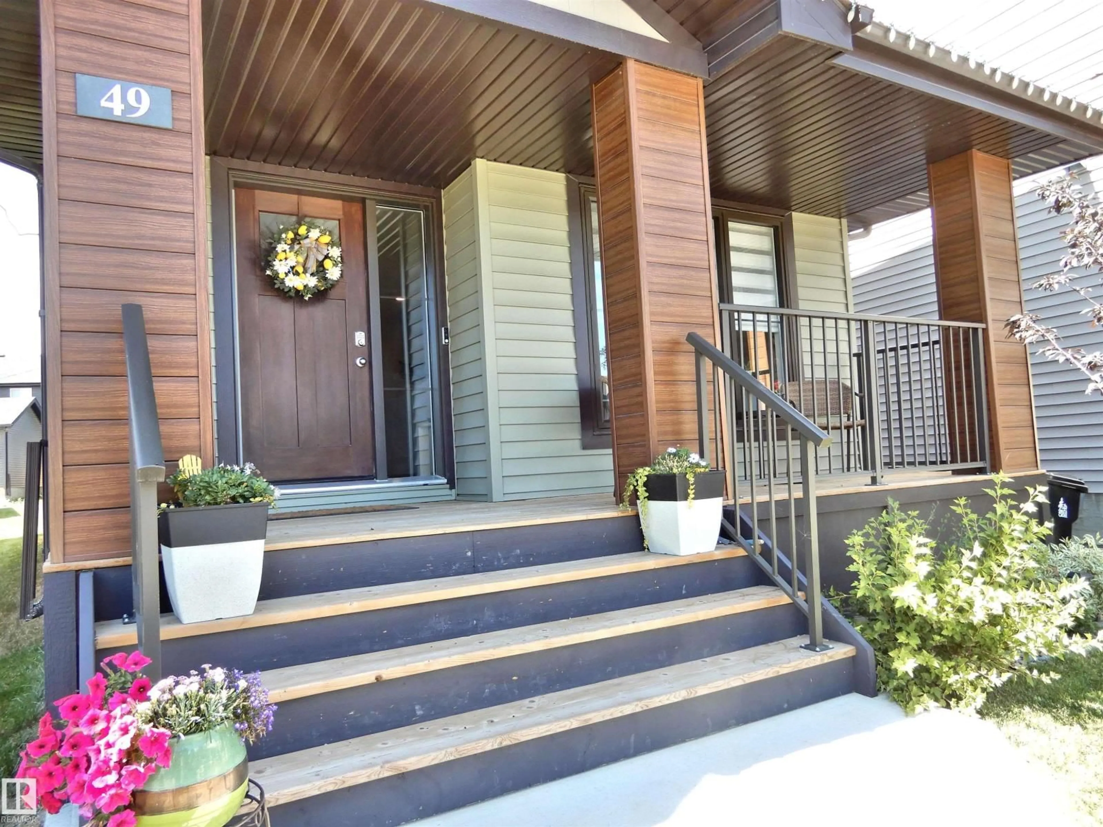 Indoor entryway for 49 TILIA PL, Spruce Grove Alberta T7X0Z3