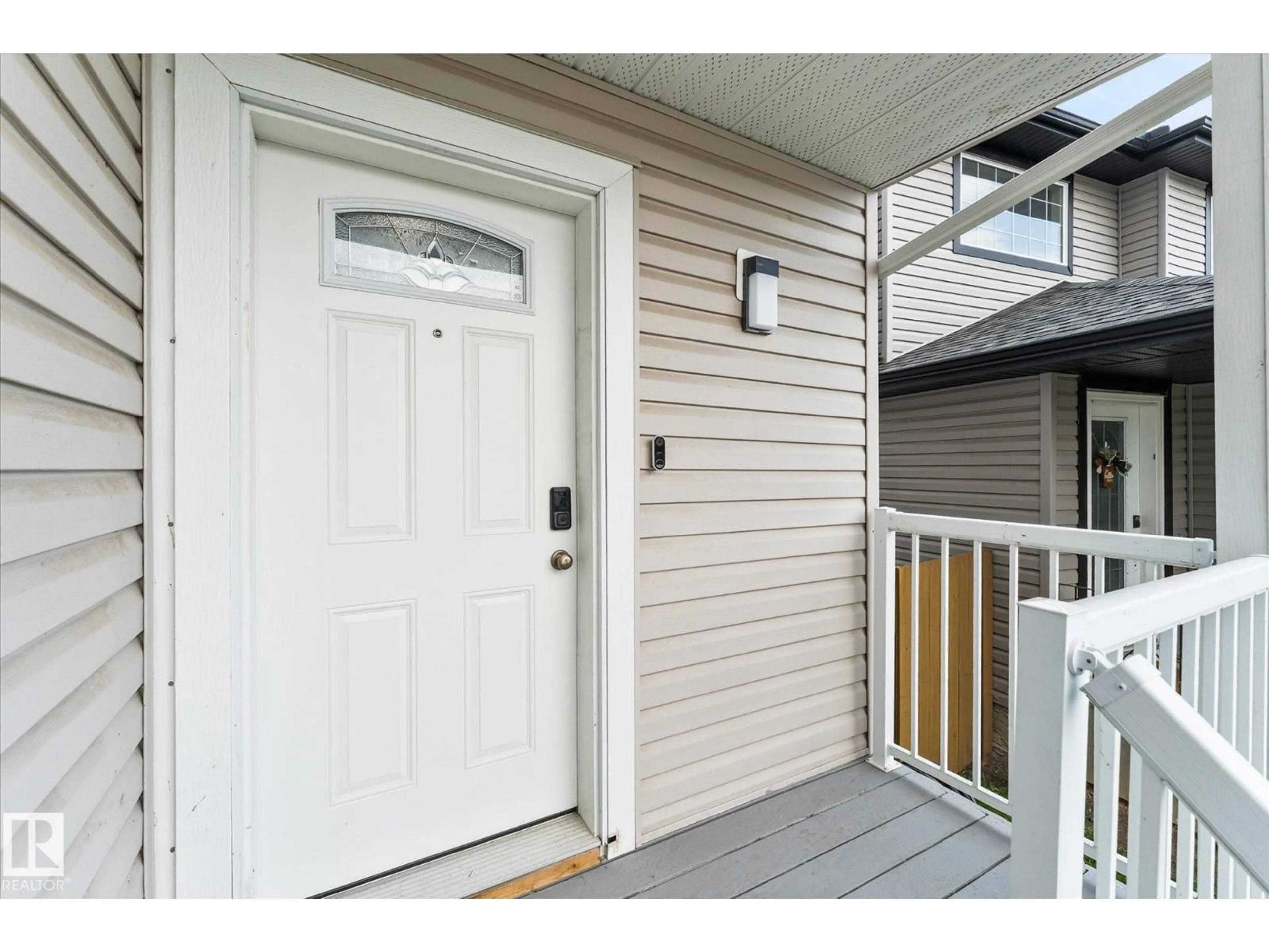 Indoor entryway for 129 WESTWOOD GR, Fort Saskatchewan Alberta T8L4N5