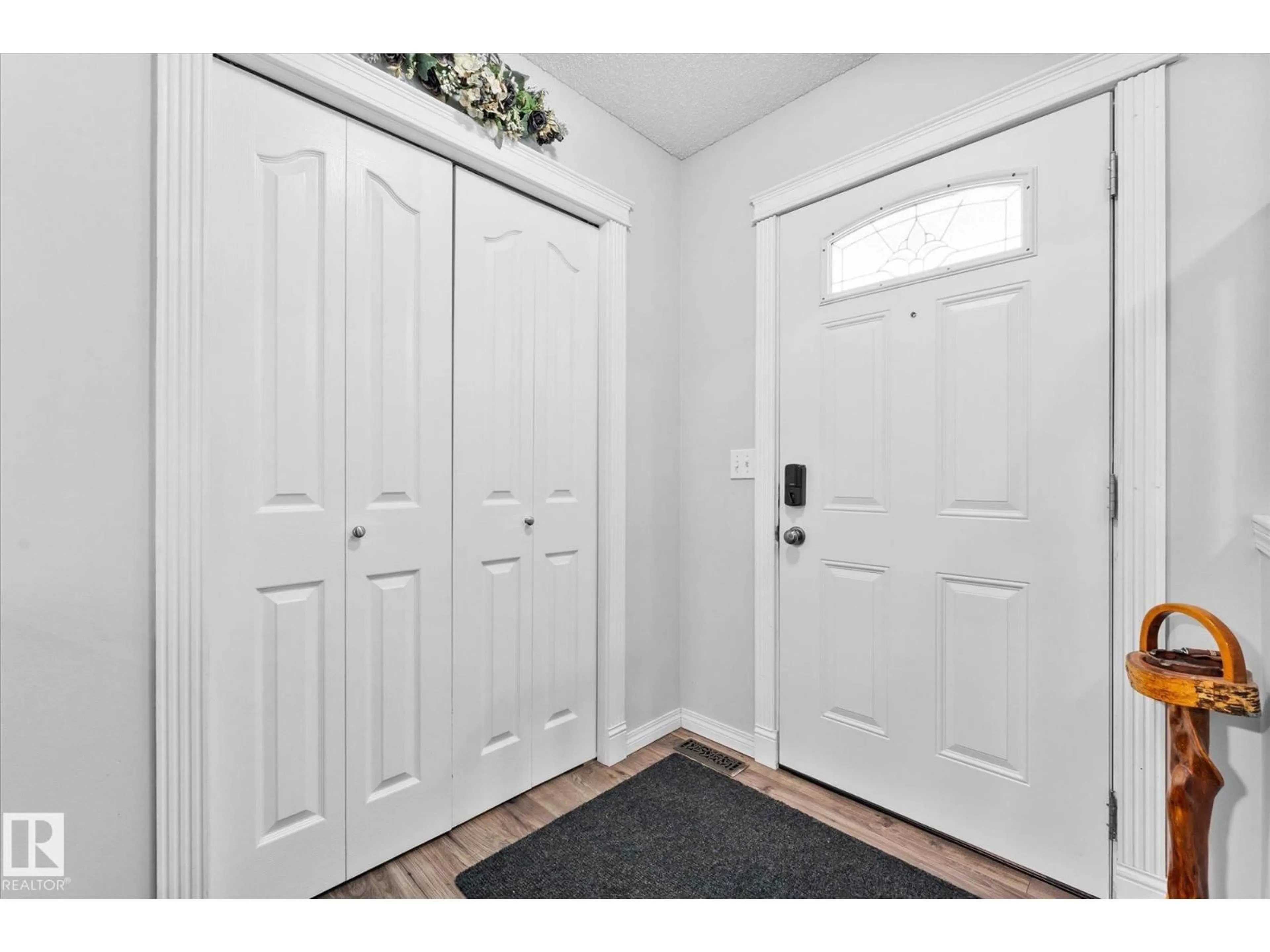 Indoor entryway for 129 WESTWOOD GR, Fort Saskatchewan Alberta T8L4N5