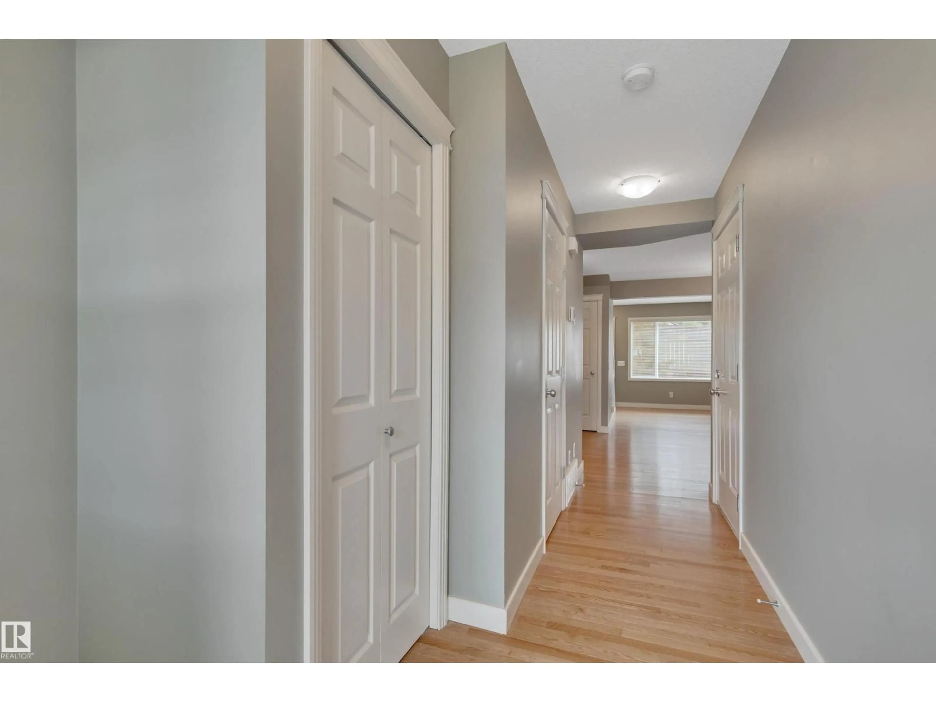 Indoor entryway for #6 - 2816 34 AV NW, Edmonton Alberta T6T2B4