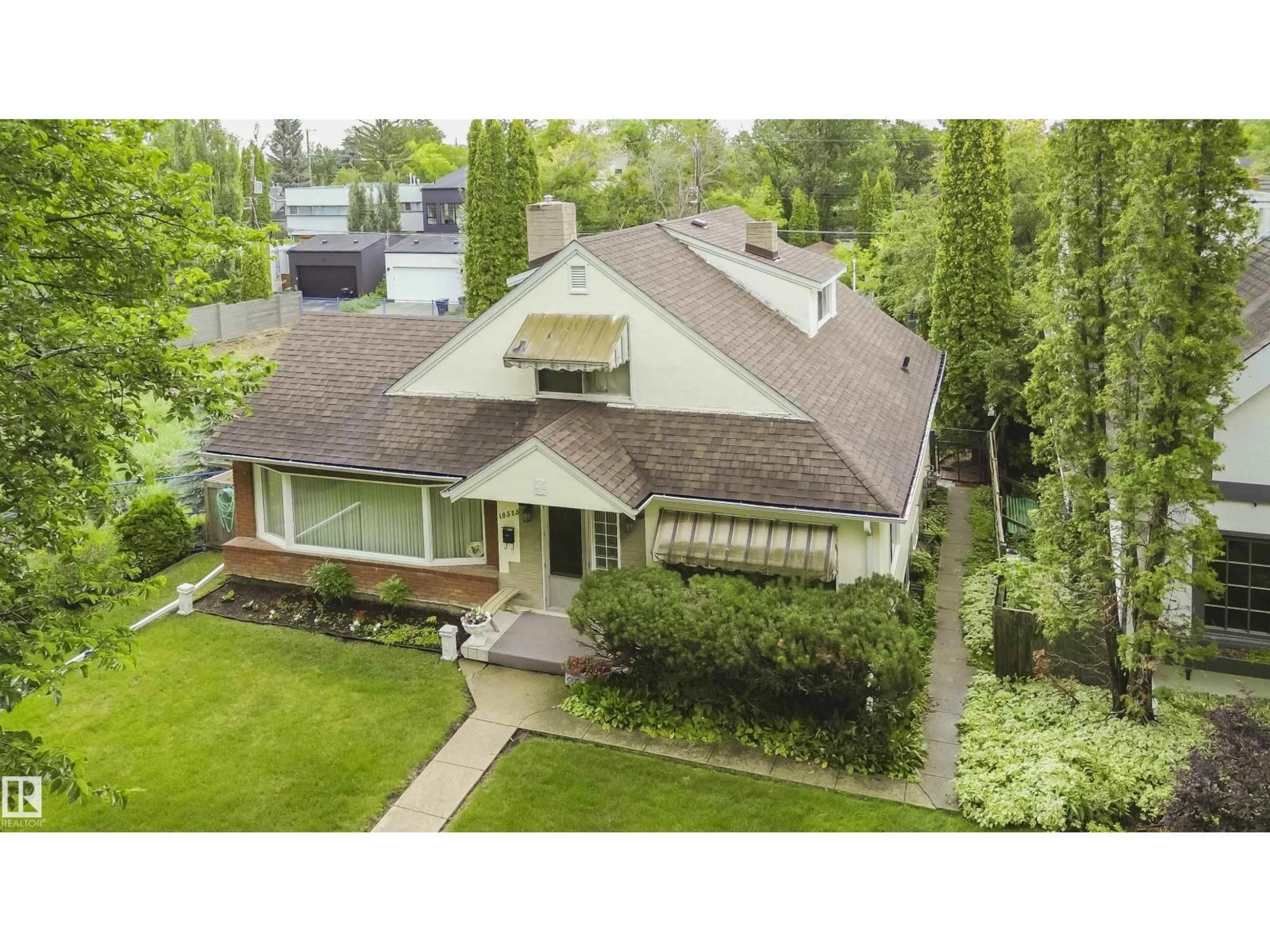 A pic from outside/outdoor area/front of a property/back of a property/a pic from drone, street for 10525 134 ST, Edmonton Alberta T5N2B4