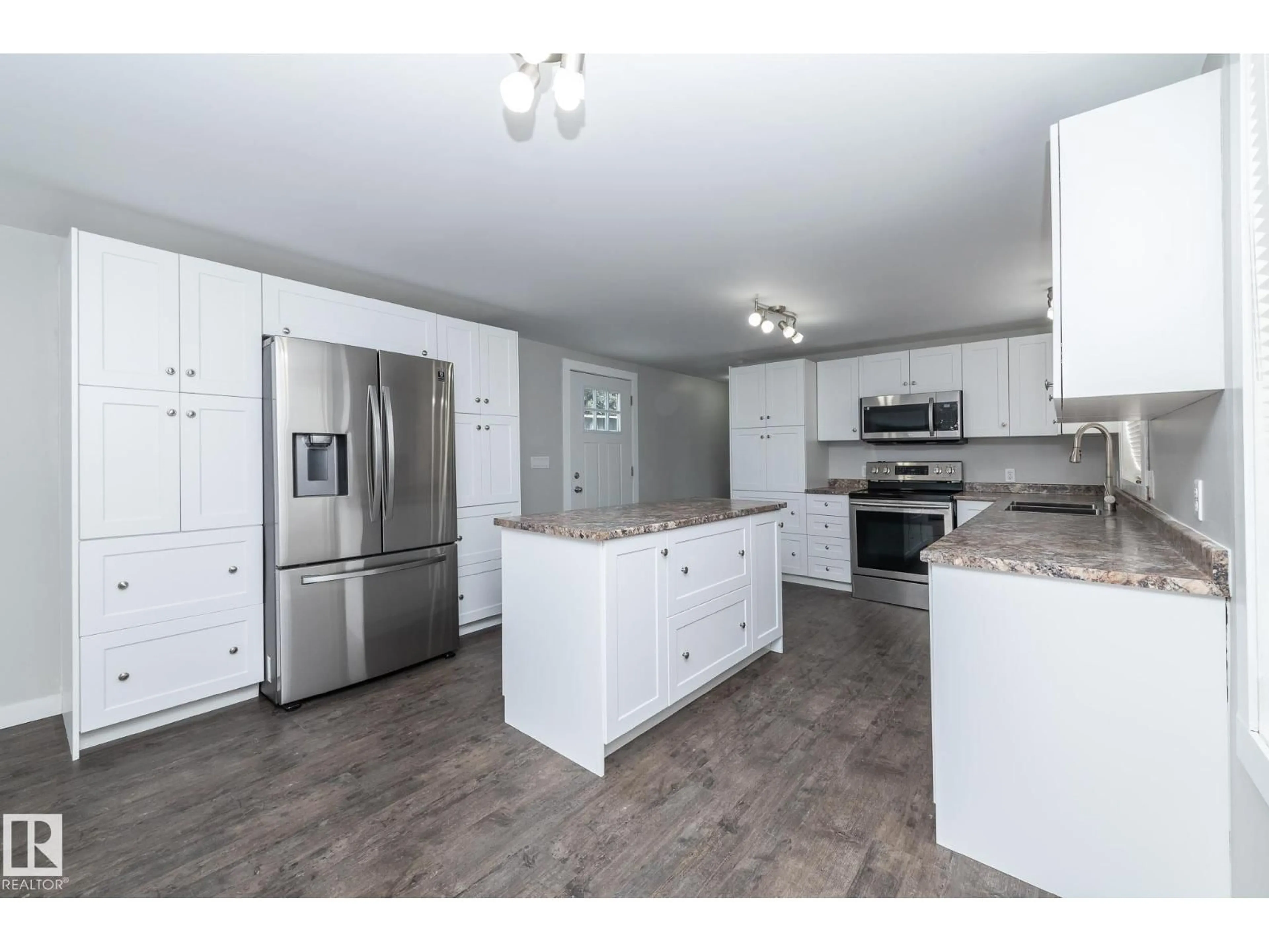 Open concept kitchen, unknown for 191 LEE RIDGE RD, Edmonton Alberta T6K0N1