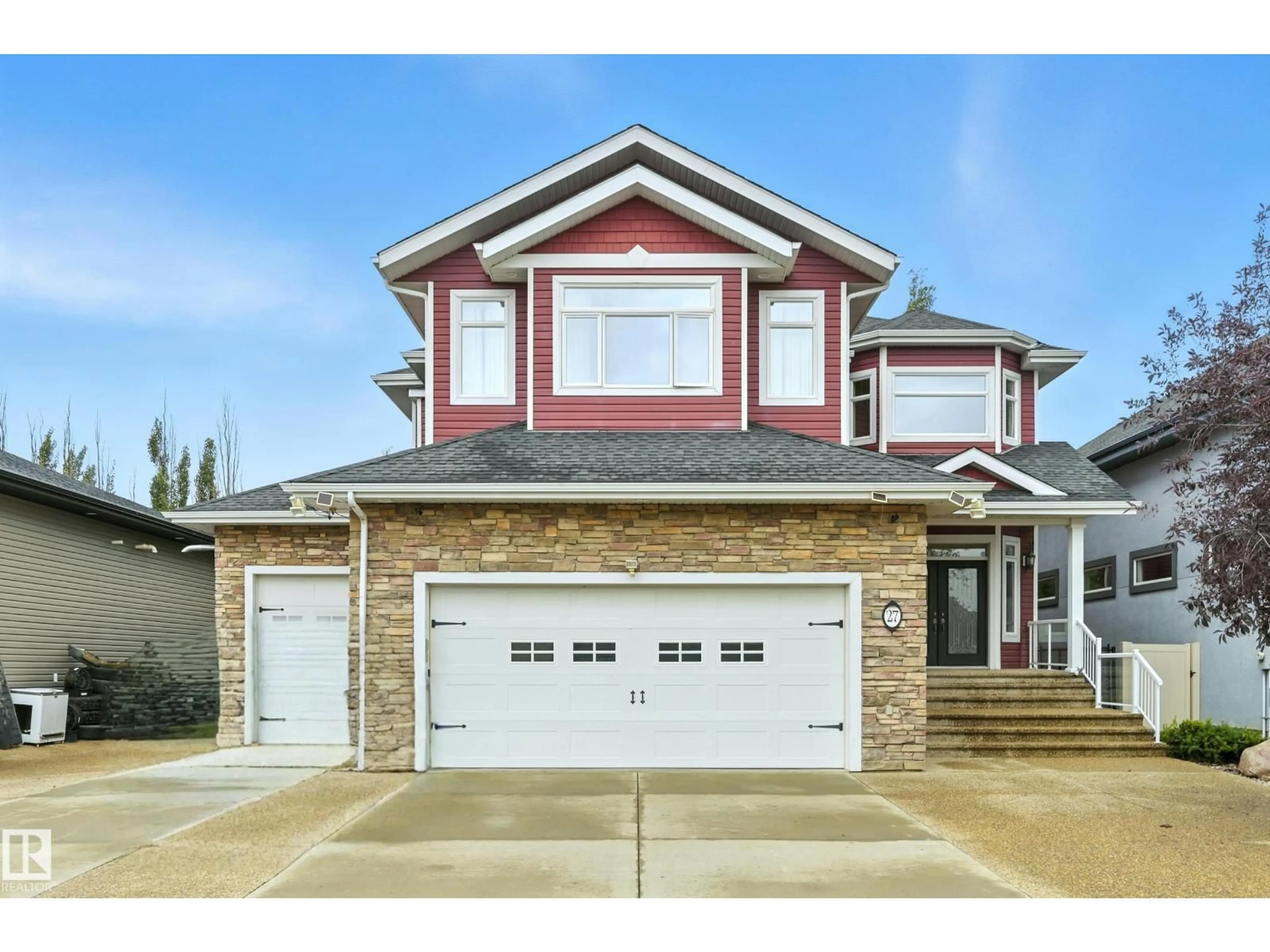 Home with vinyl exterior material, street for 27 KINGDOM PL, Leduc Alberta T9E0J2