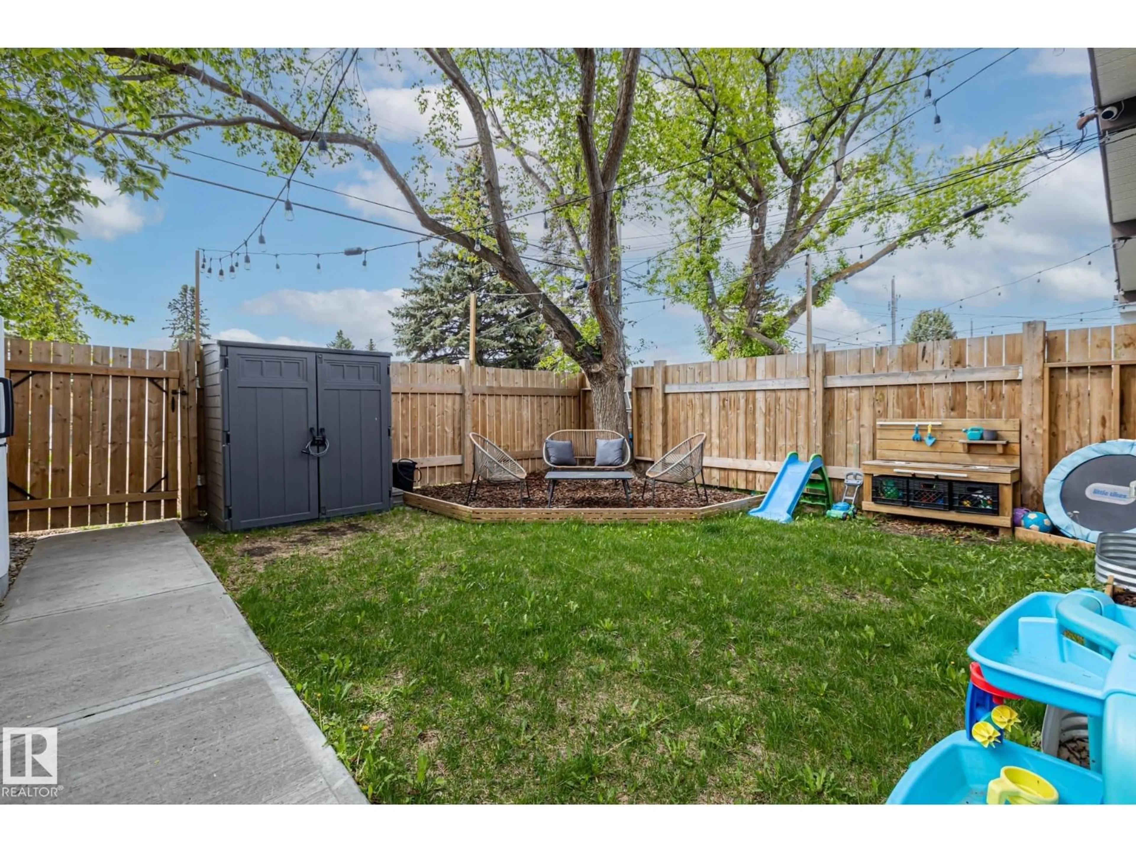 Patio, street for 6903 101 AVE, Edmonton Alberta T6A0H6