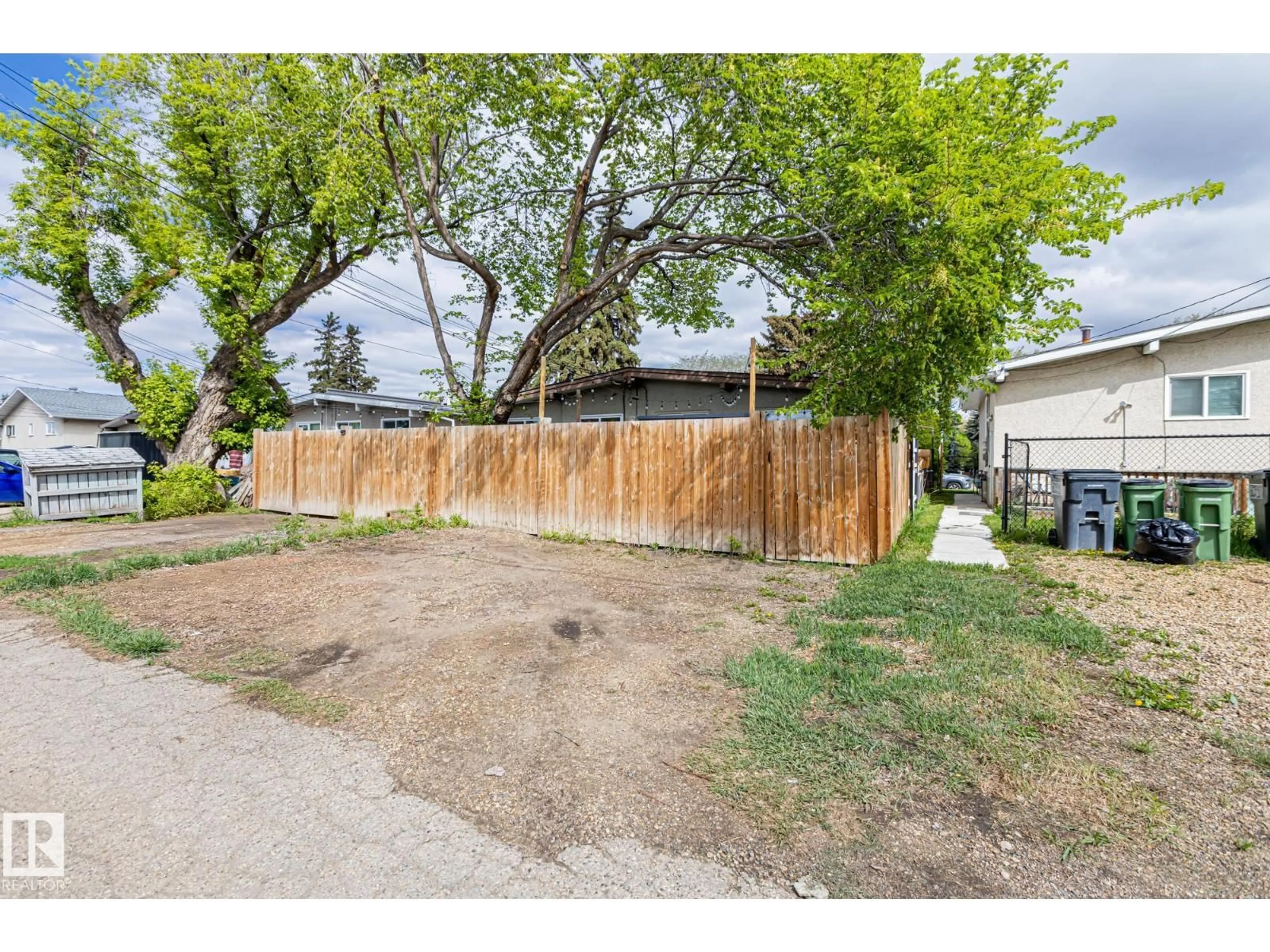 Unknown for 6903 101 AVE, Edmonton Alberta T6A0H6
