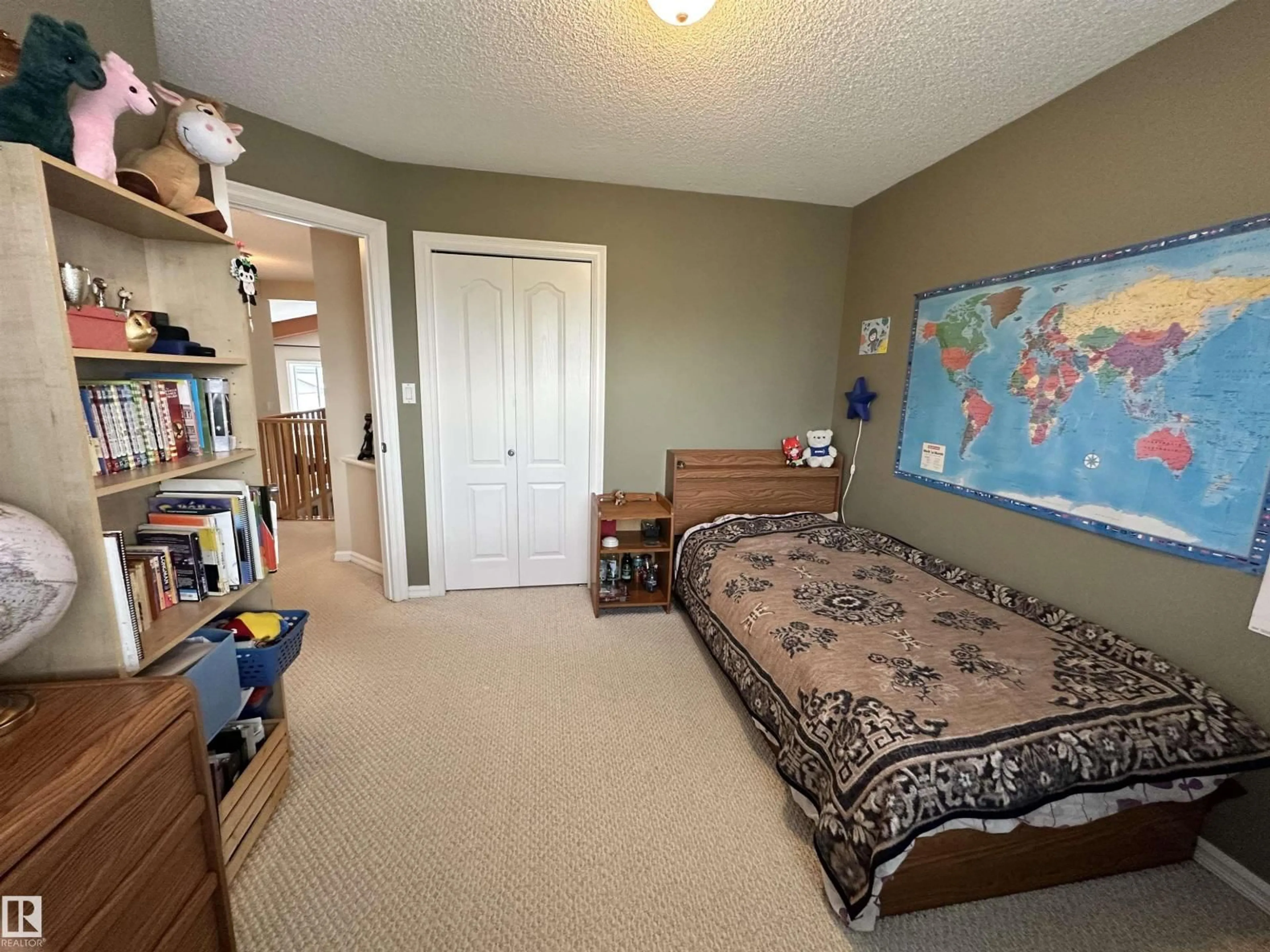 A pic of a room for NW - 4619 151 AV, Edmonton Alberta T5Y3A1