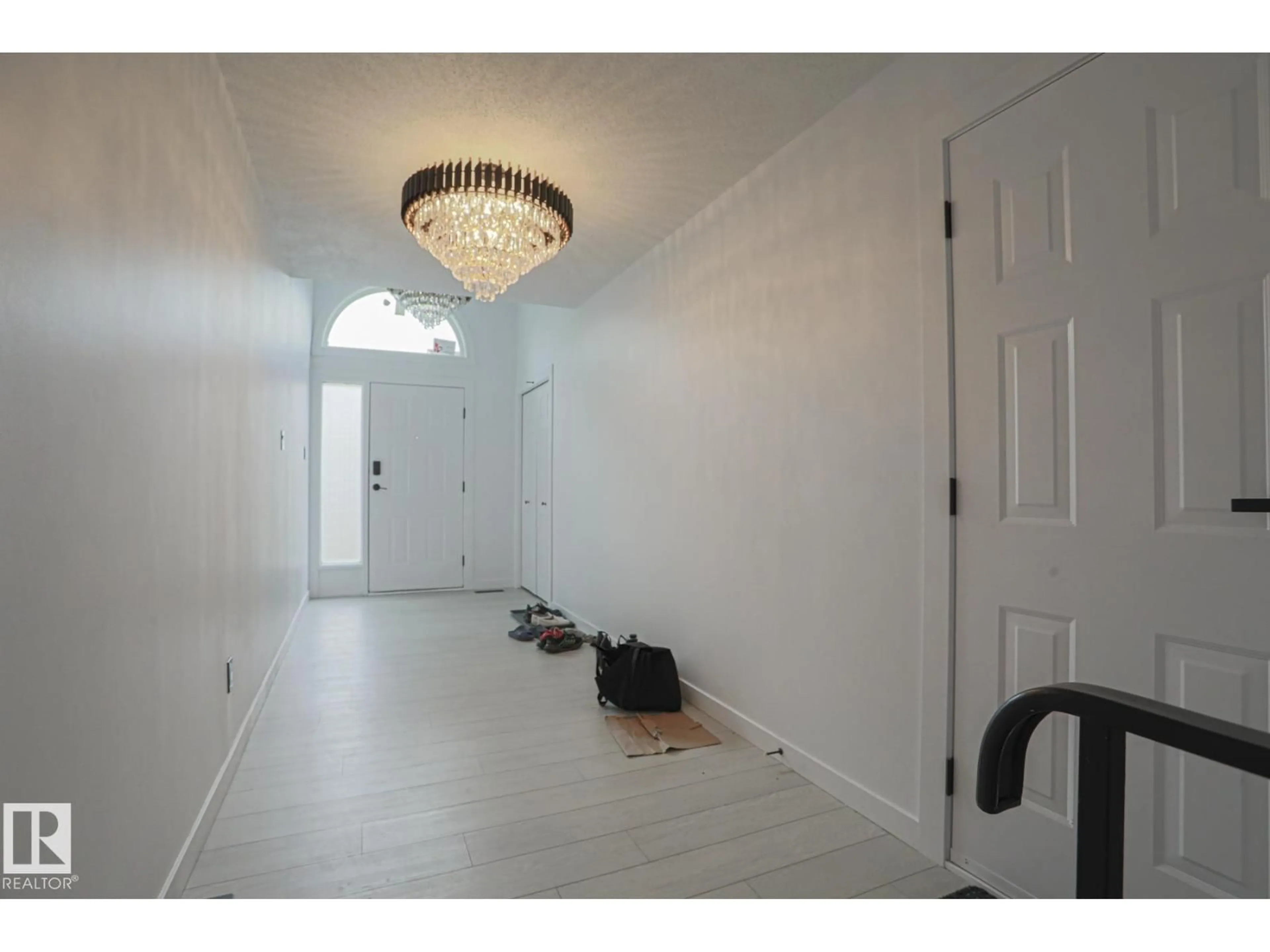 Indoor entryway for #23 - 3811 85 ST, Edmonton Alberta T6K4C2