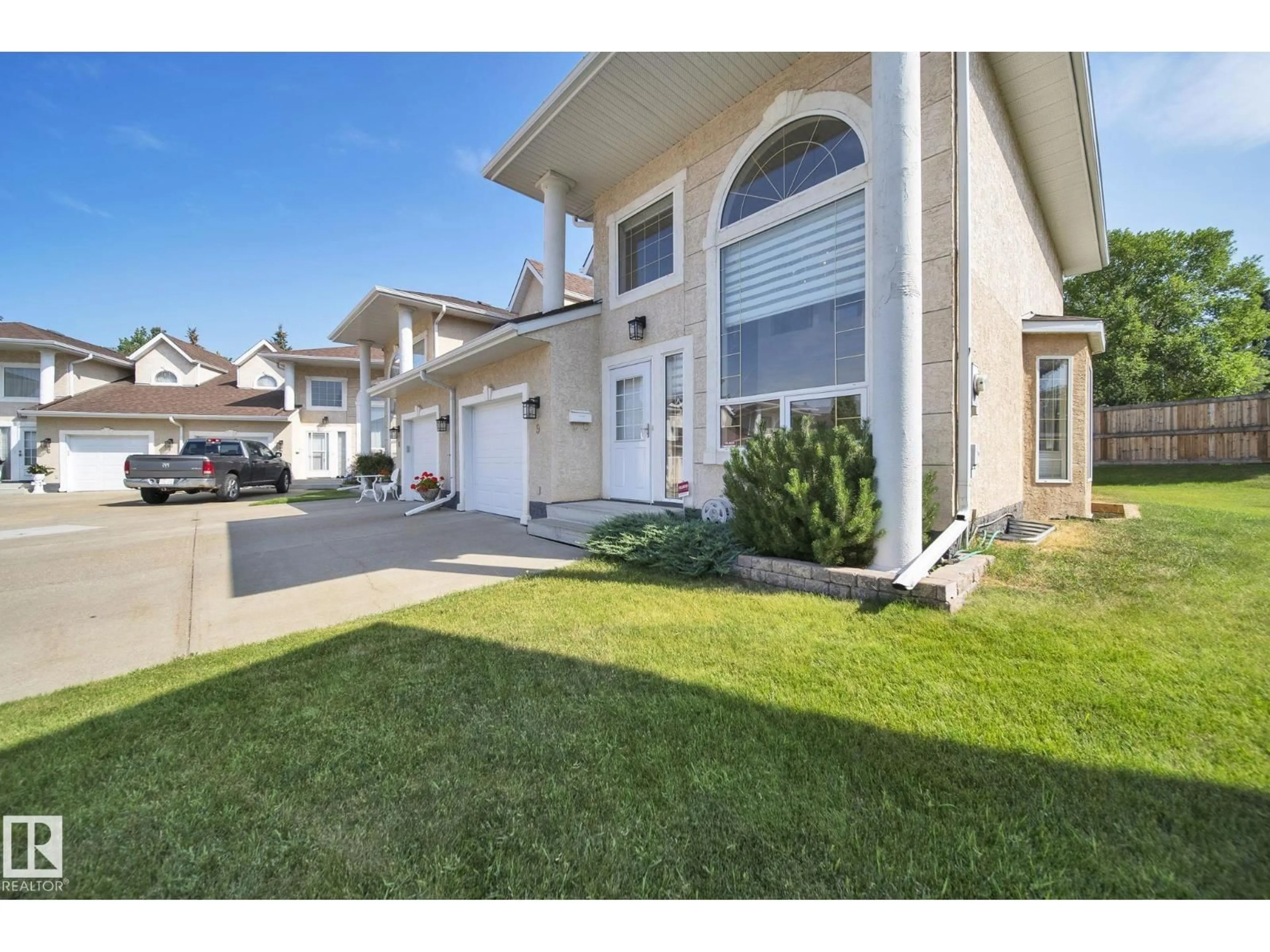 Unknown for 4 - 9 FRASER DR, St. Albert Alberta T8N6P1