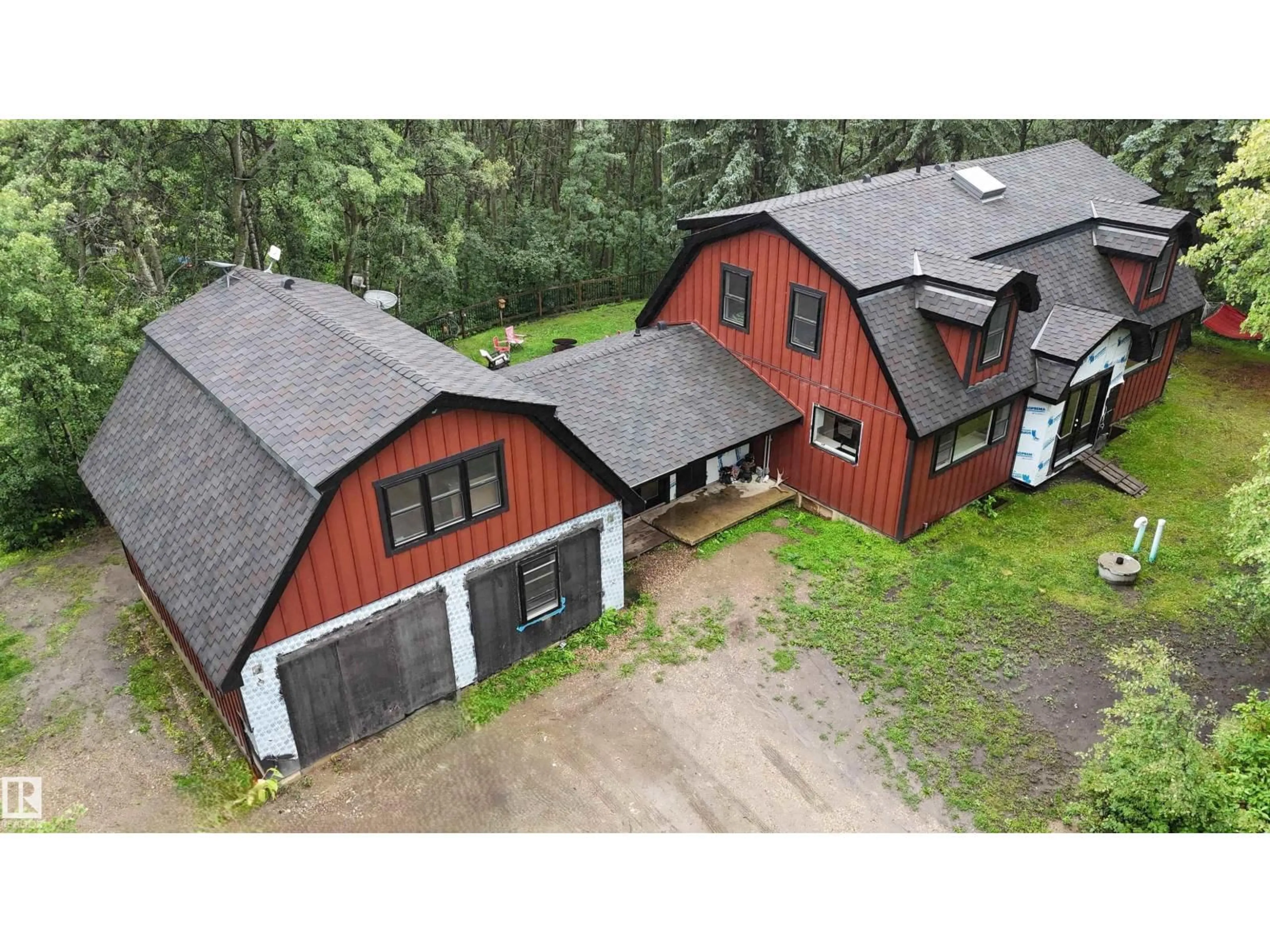A pic from outside/outdoor area/front of a property/back of a property/a pic from drone, building for 21 54023 HGHWAY 779, Rural Parkland County Alberta T7X3V5