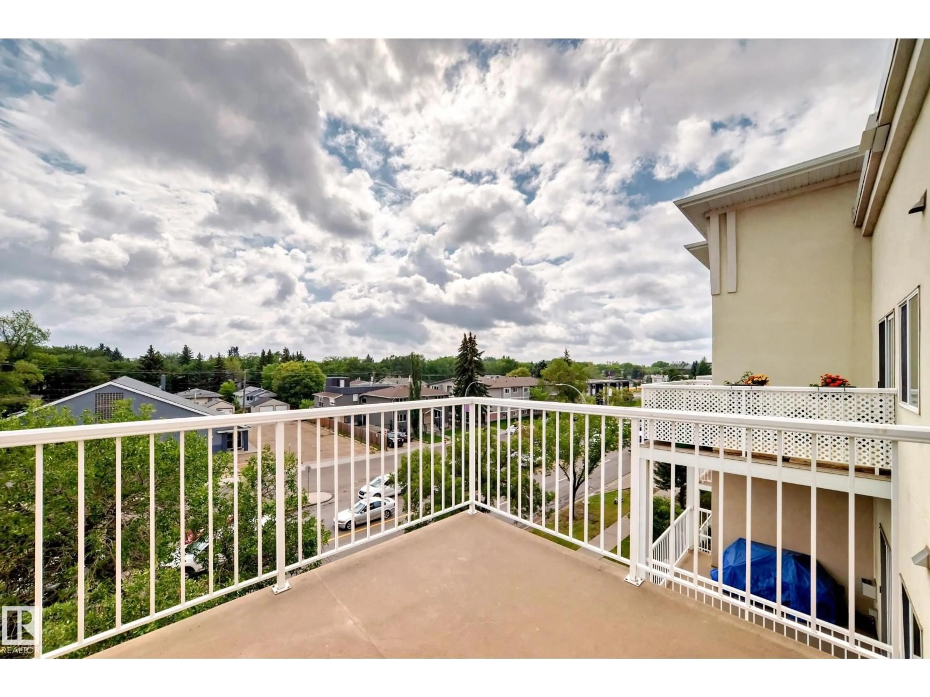 Patio, water/lake/river/ocean view for 423 - 8528 82 AV, Edmonton Alberta T6C0Y8