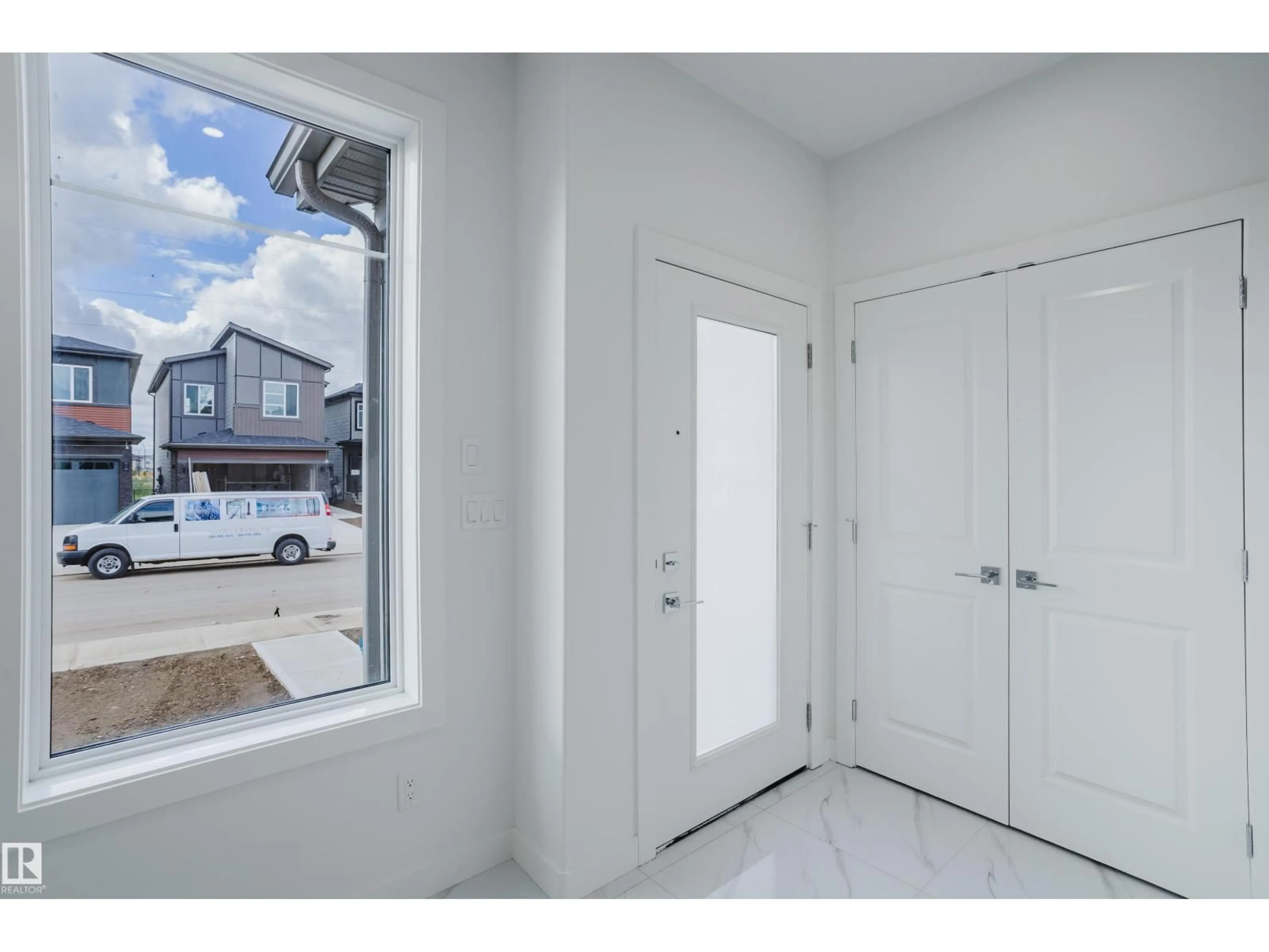 Indoor entryway for SW - 255 25 ST, Edmonton Alberta T6X3K3