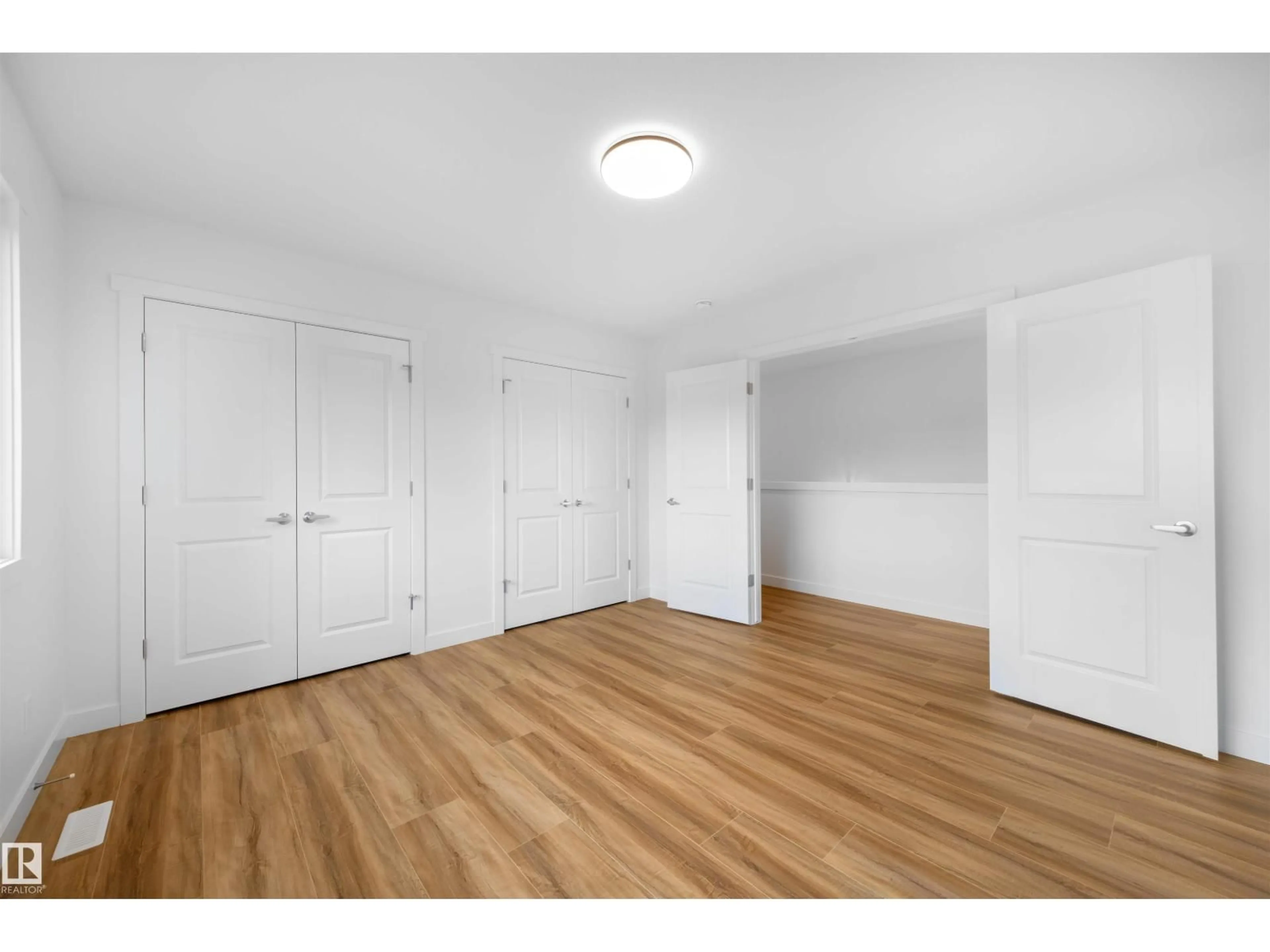 A pic of a room for 10818 68 AV, Edmonton Alberta T6H2B8