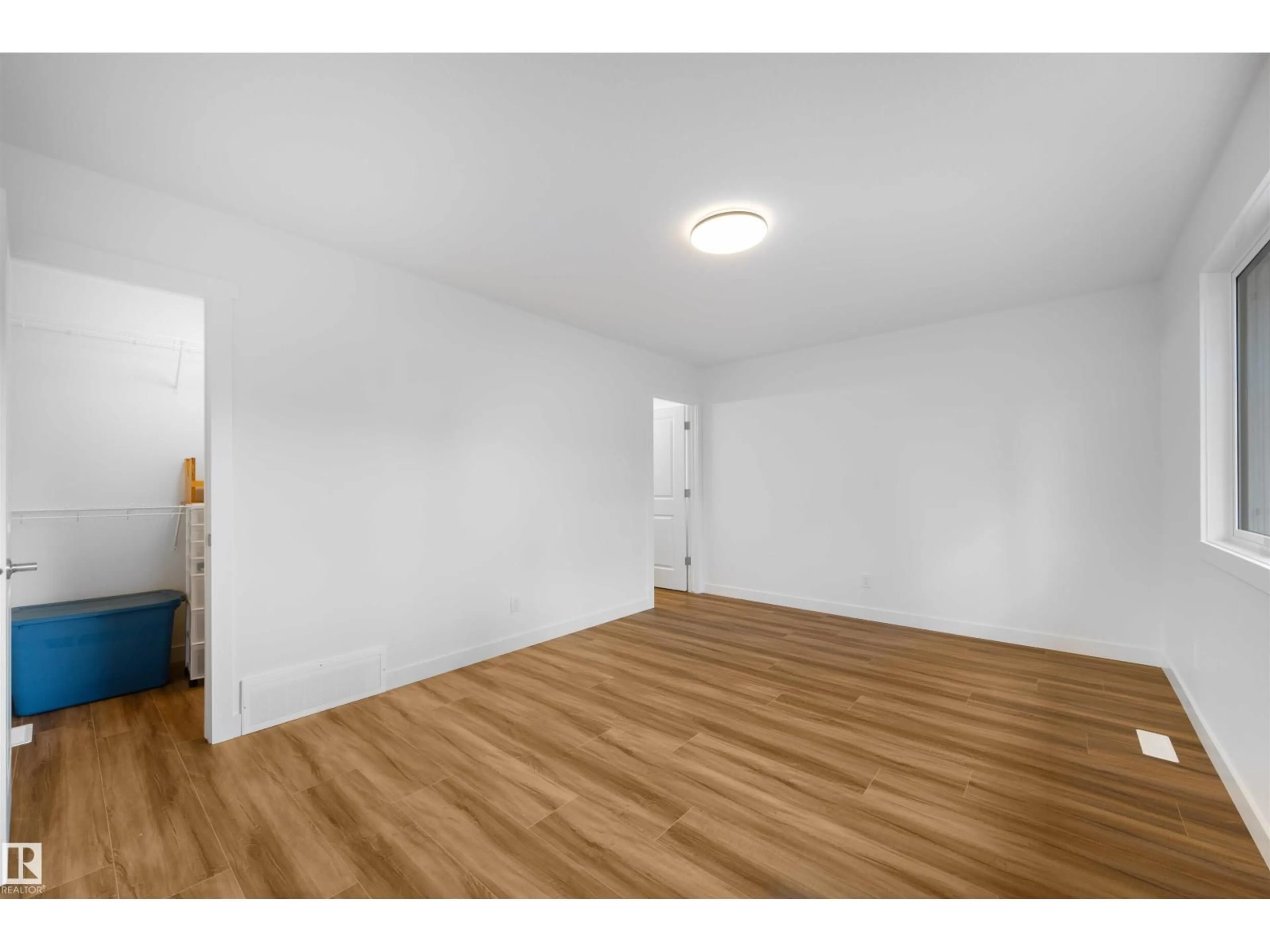 A pic of a room for 10818 68 AV, Edmonton Alberta T6H2B8