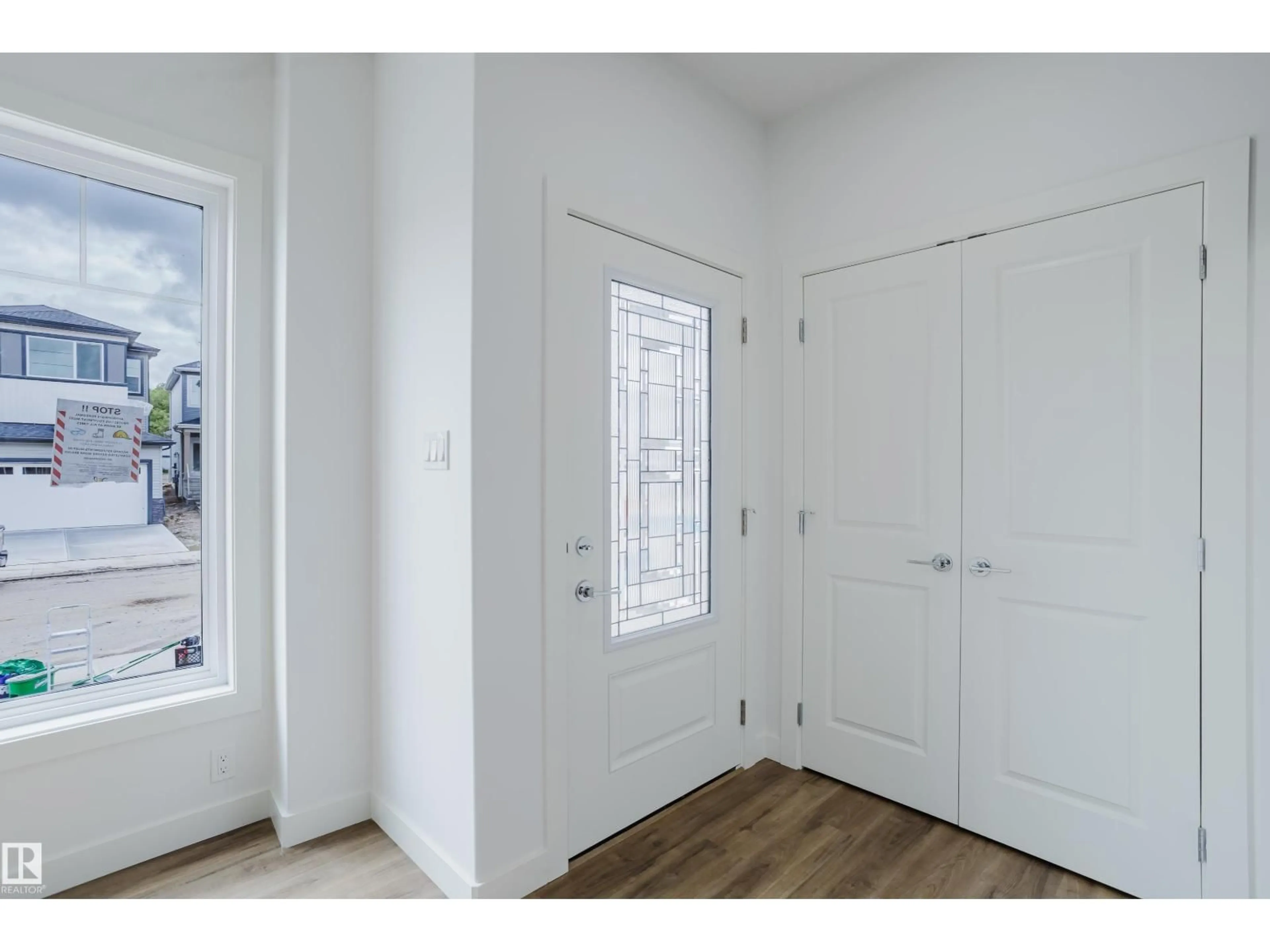Indoor entryway for 265 MUNN WY, Leduc Alberta T9E0S9