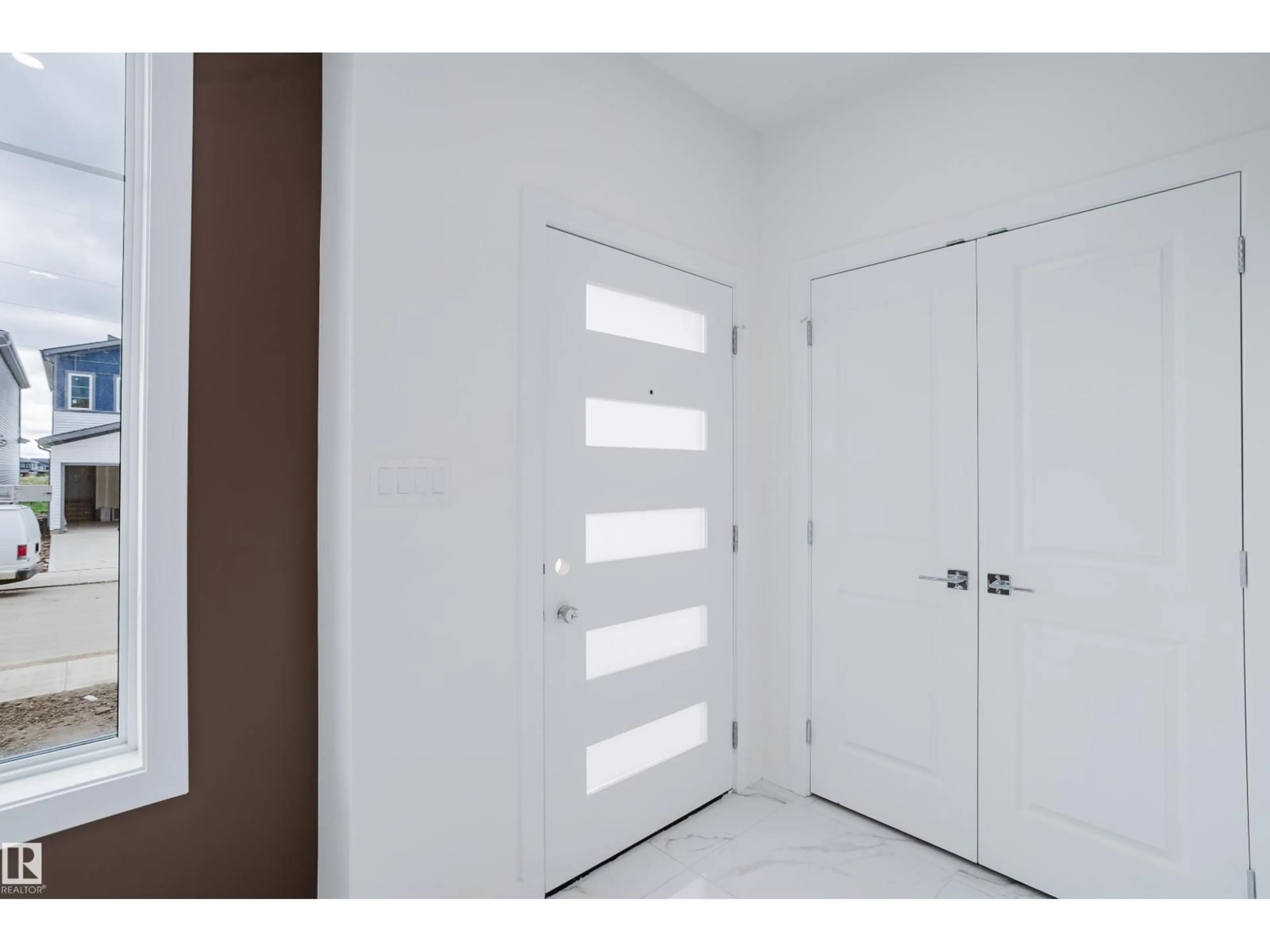 Indoor entryway for 235 25 ST, Edmonton Alberta T6X3K3