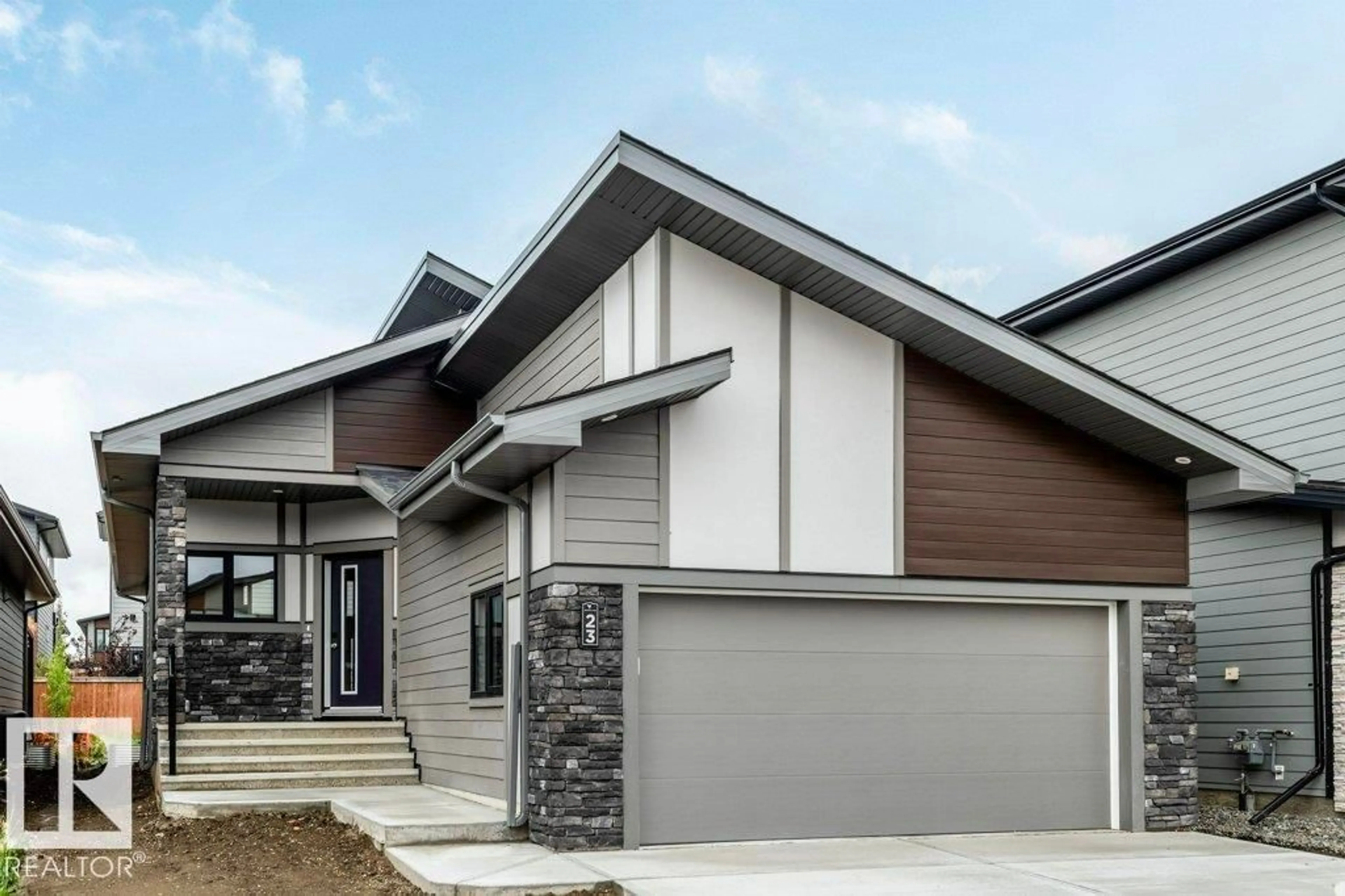 Home with vinyl exterior material, street for 23 FOSBURY LI, Sherwood Park Alberta T6N1J5