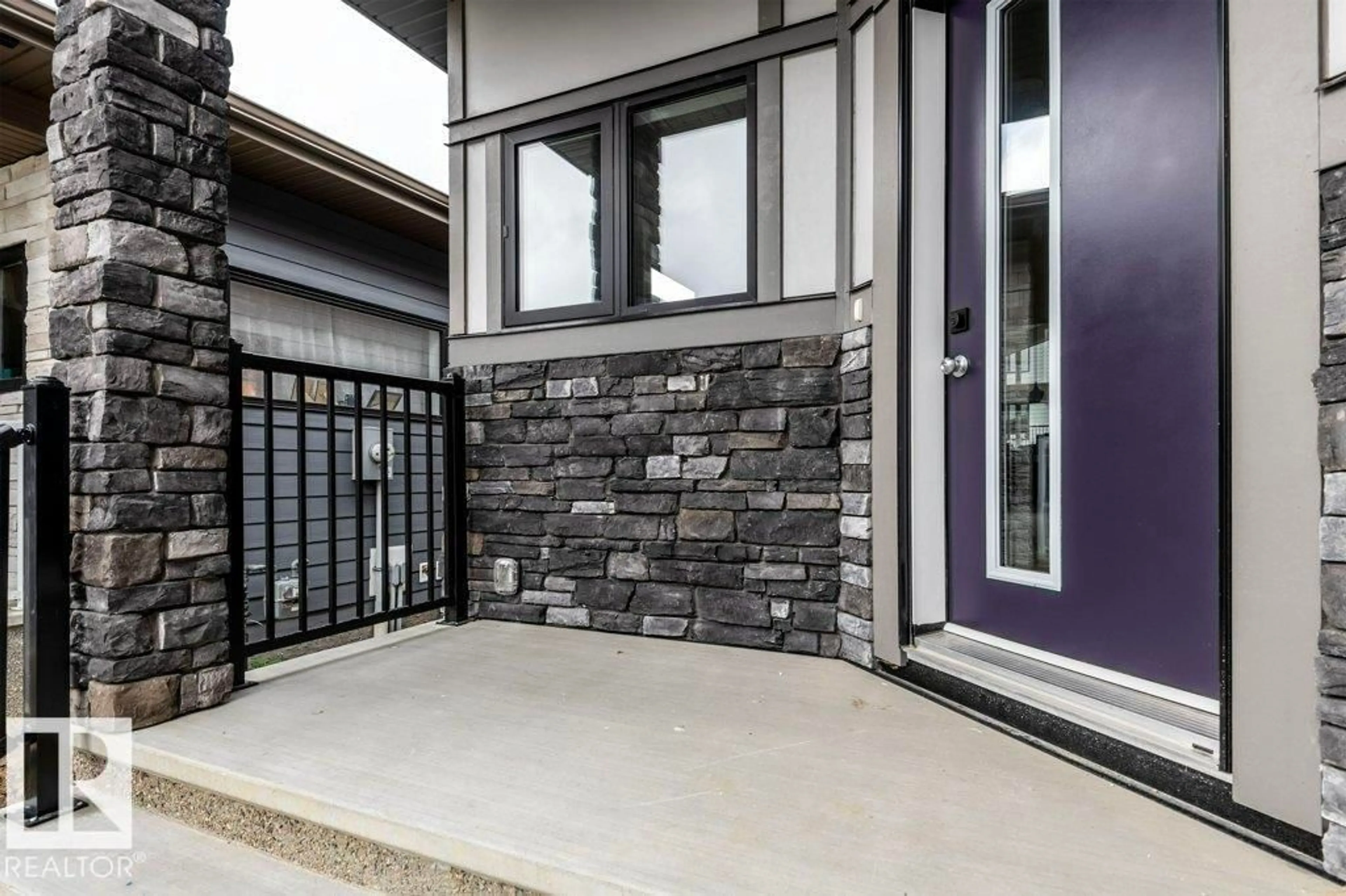 Patio, street for 23 FOSBURY LI, Sherwood Park Alberta T6N1J5