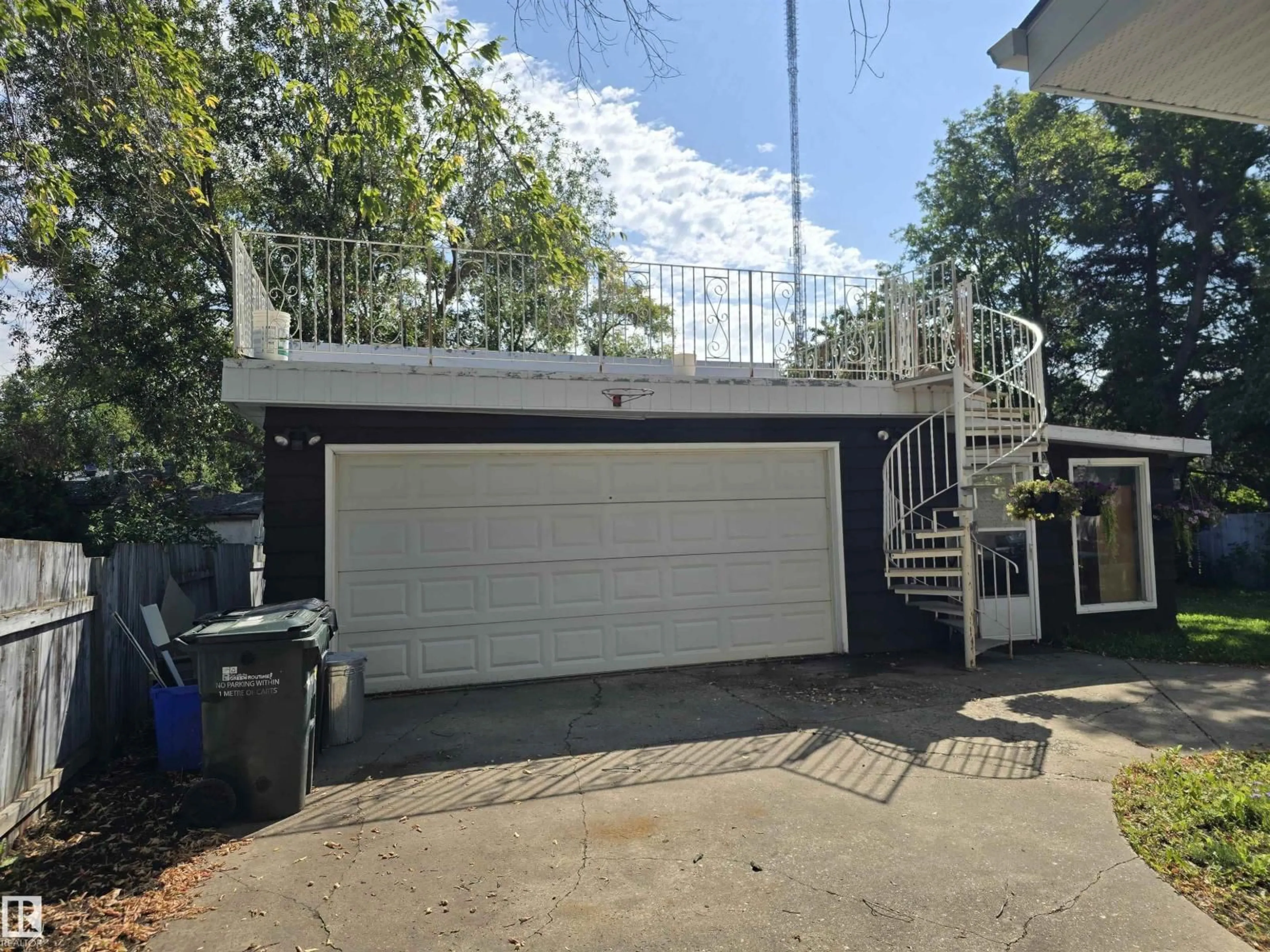 Indoor garage for 48 MEADOWOOD CR, Sherwood Park Alberta T8A0L7