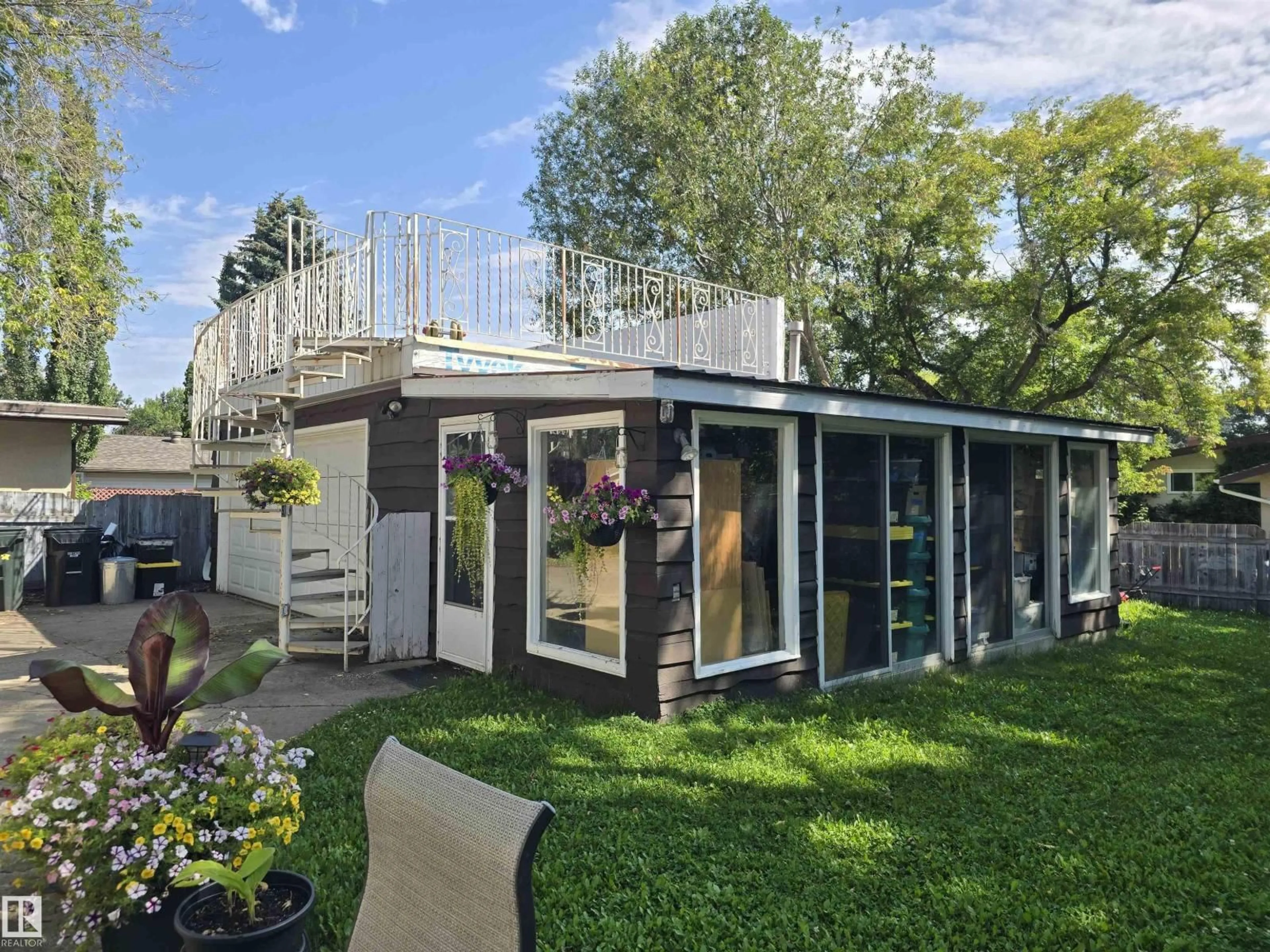 Home with vinyl exterior material, unknown for 48 MEADOWOOD CR, Sherwood Park Alberta T8A0L7