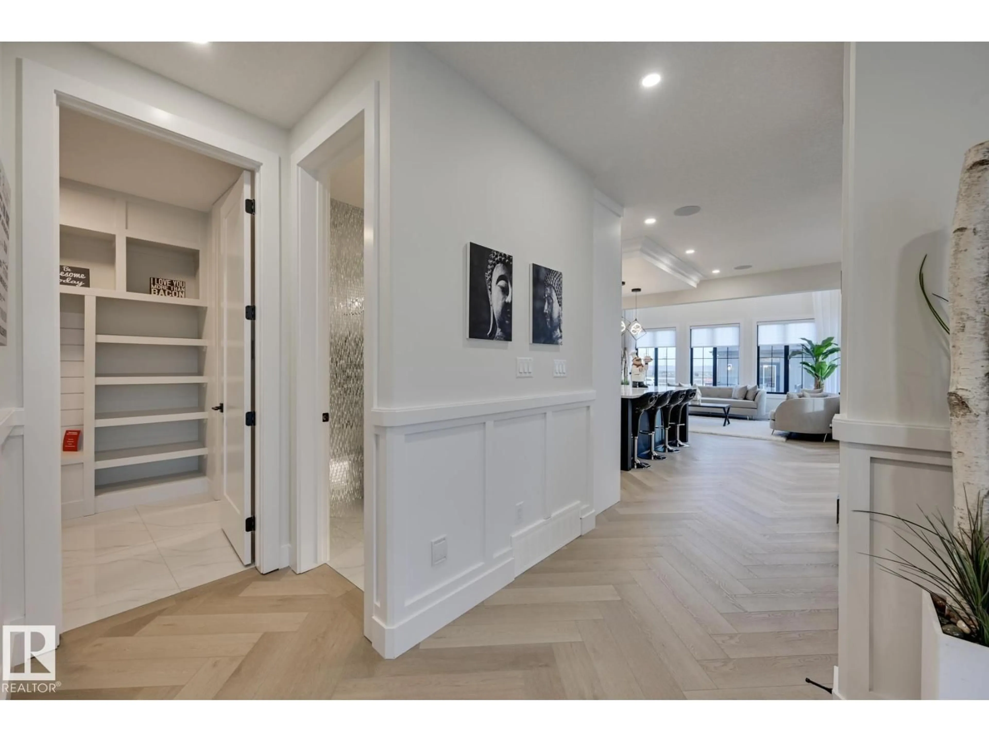 Indoor entryway for 32 CANNES CV, St. Albert Alberta T8T2C6