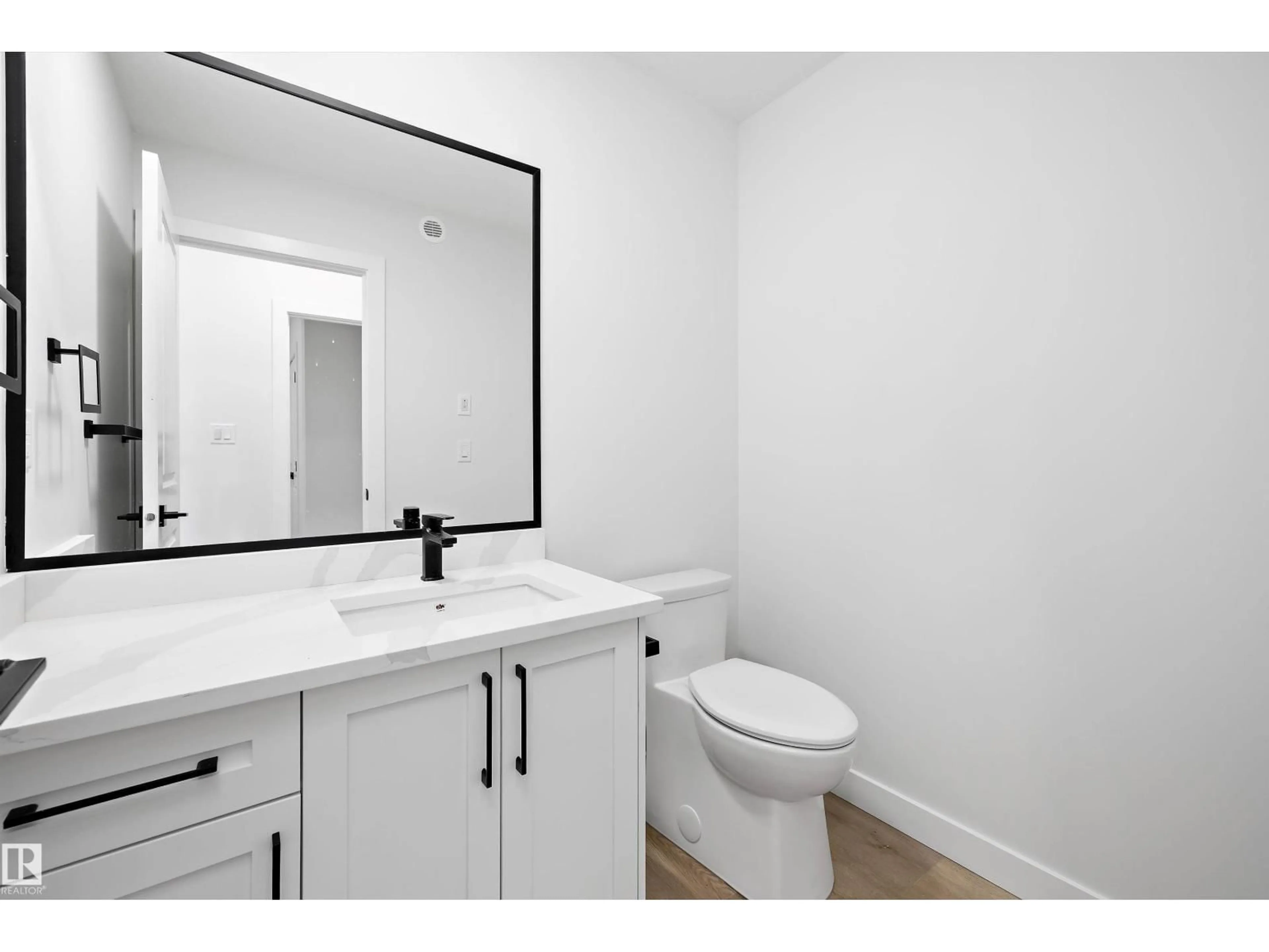 Standard bathroom, unknown for 38 CANNES CV, St. Albert Alberta T8T2C6