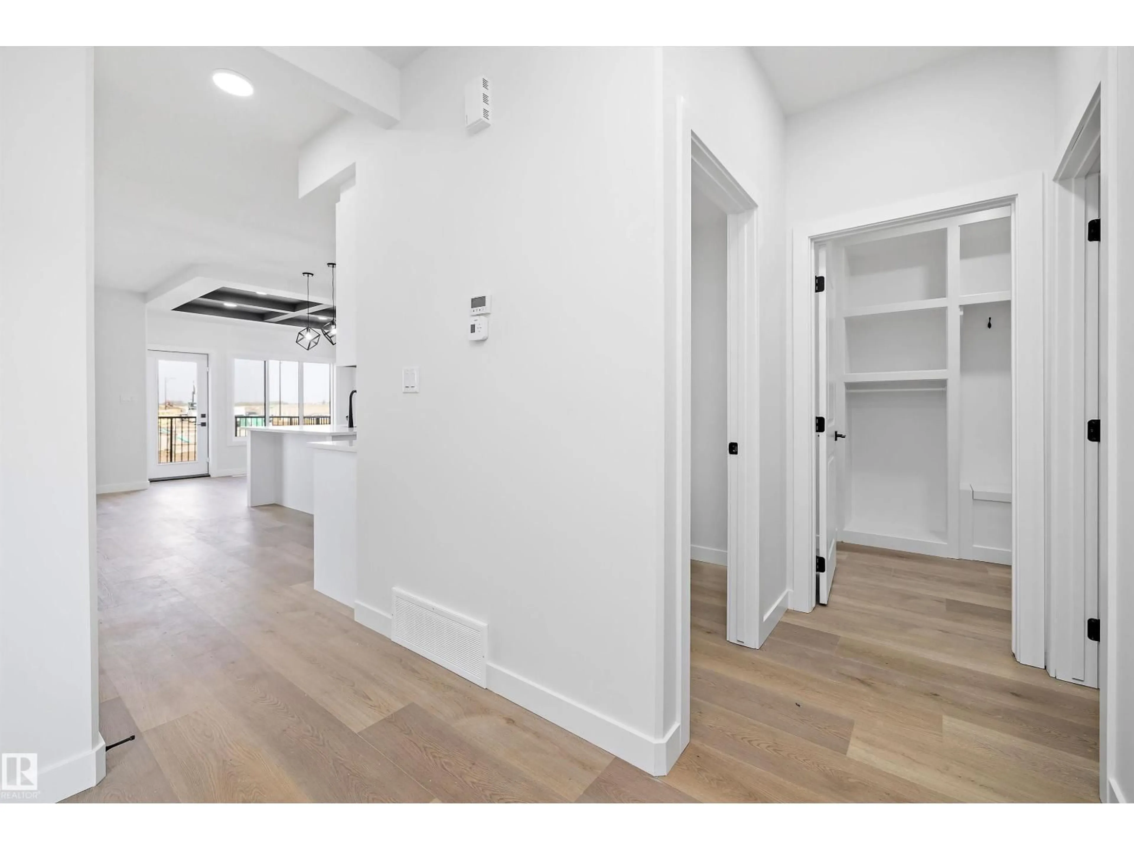 Indoor entryway for 38 CANNES CV, St. Albert Alberta T8T2C6
