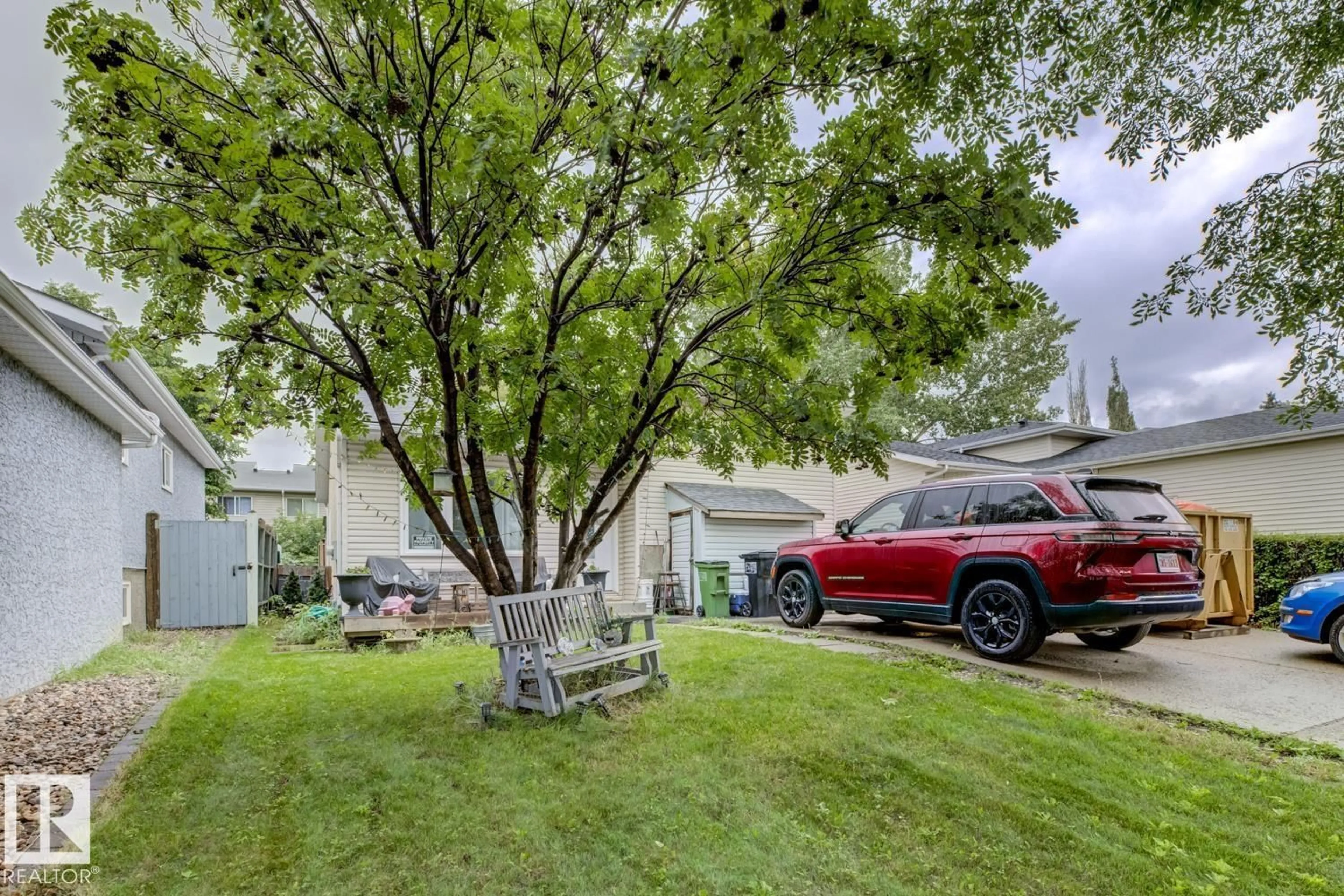 Patio, street for 3728 25 AV, Edmonton Alberta T6L4M4