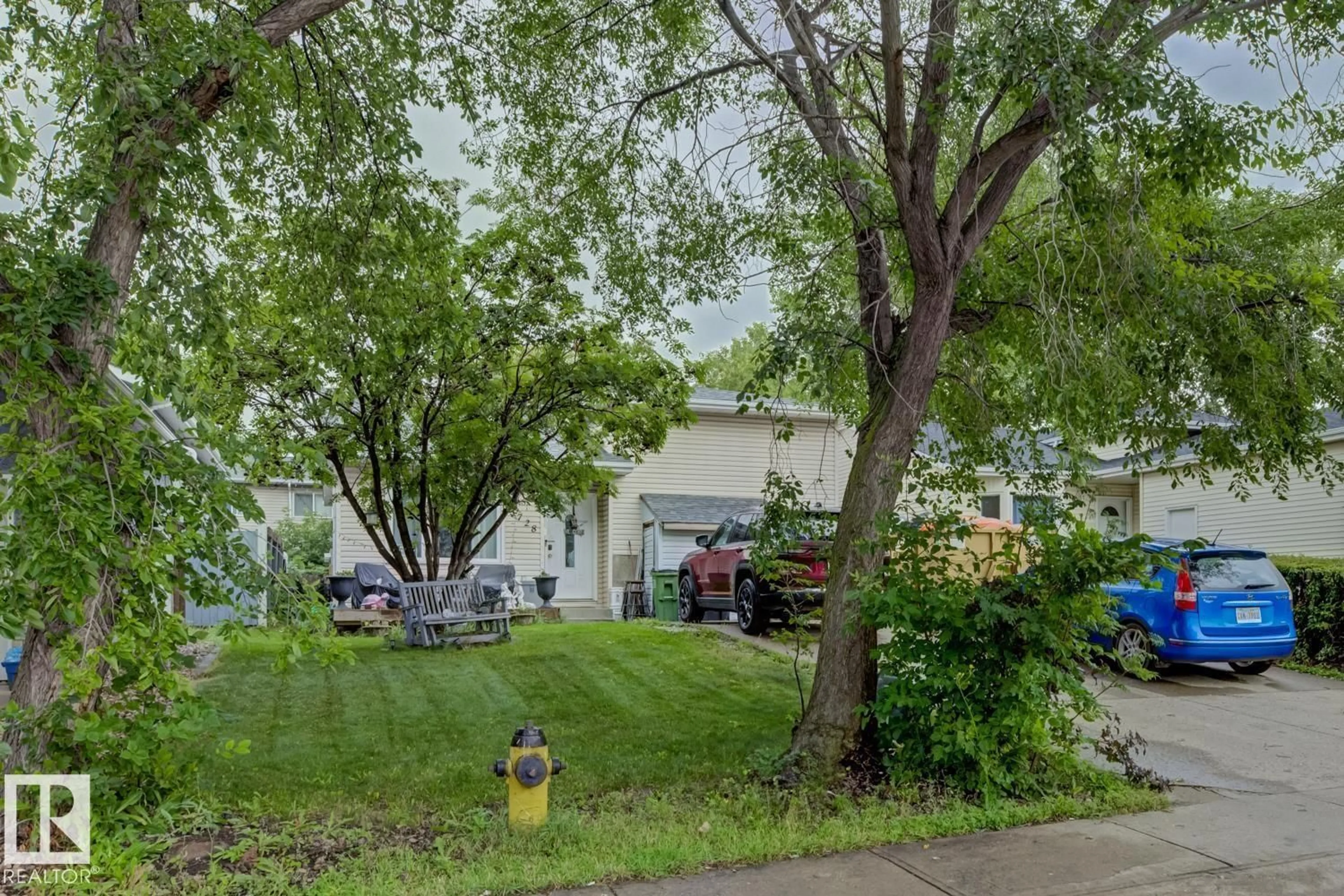 Unknown for 3728 25 AV, Edmonton Alberta T6L4M4