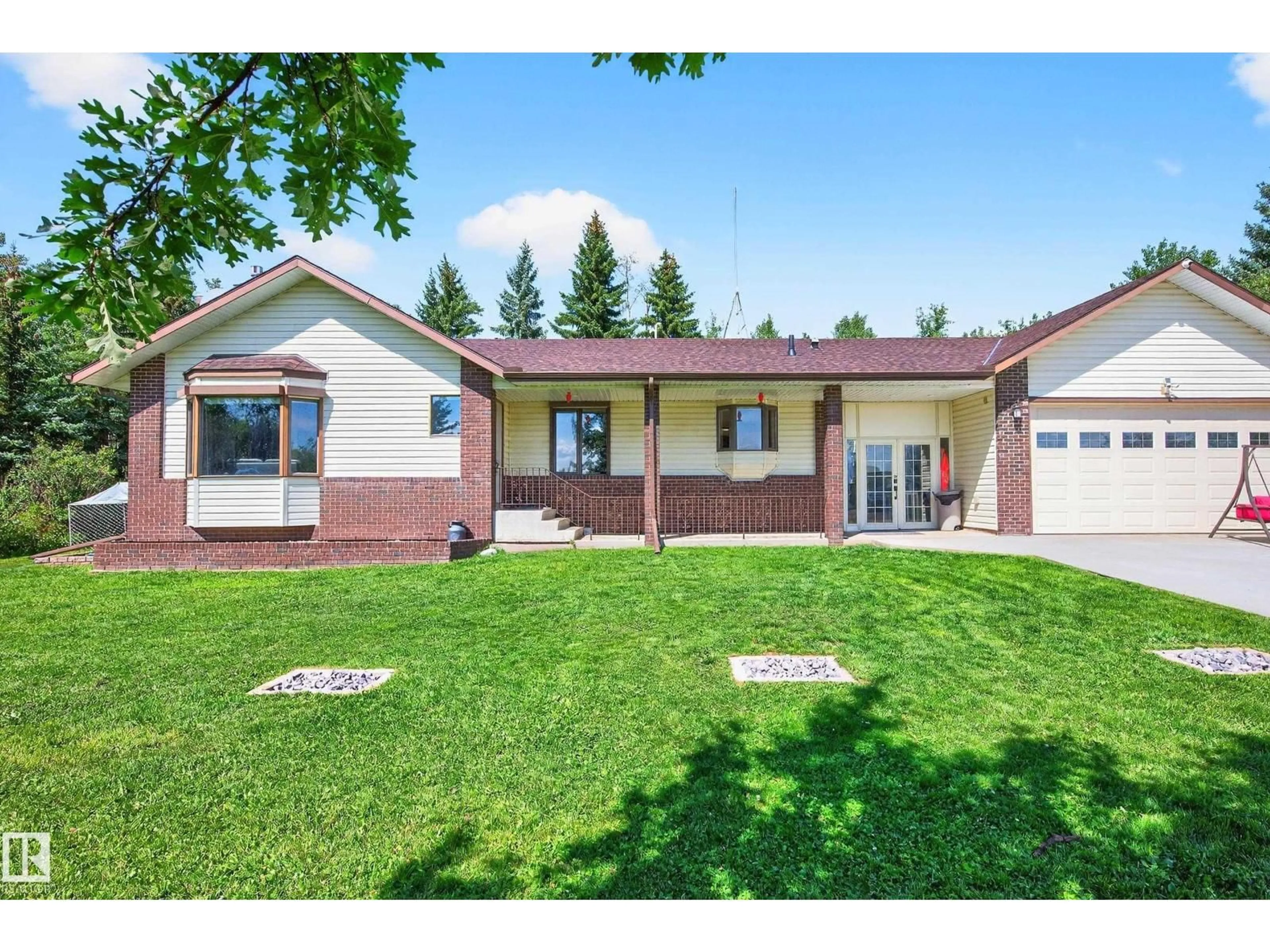 Home with vinyl exterior material, street for 50069 RANGE ROAD 231, Rural Leduc County Alberta T0B3M3