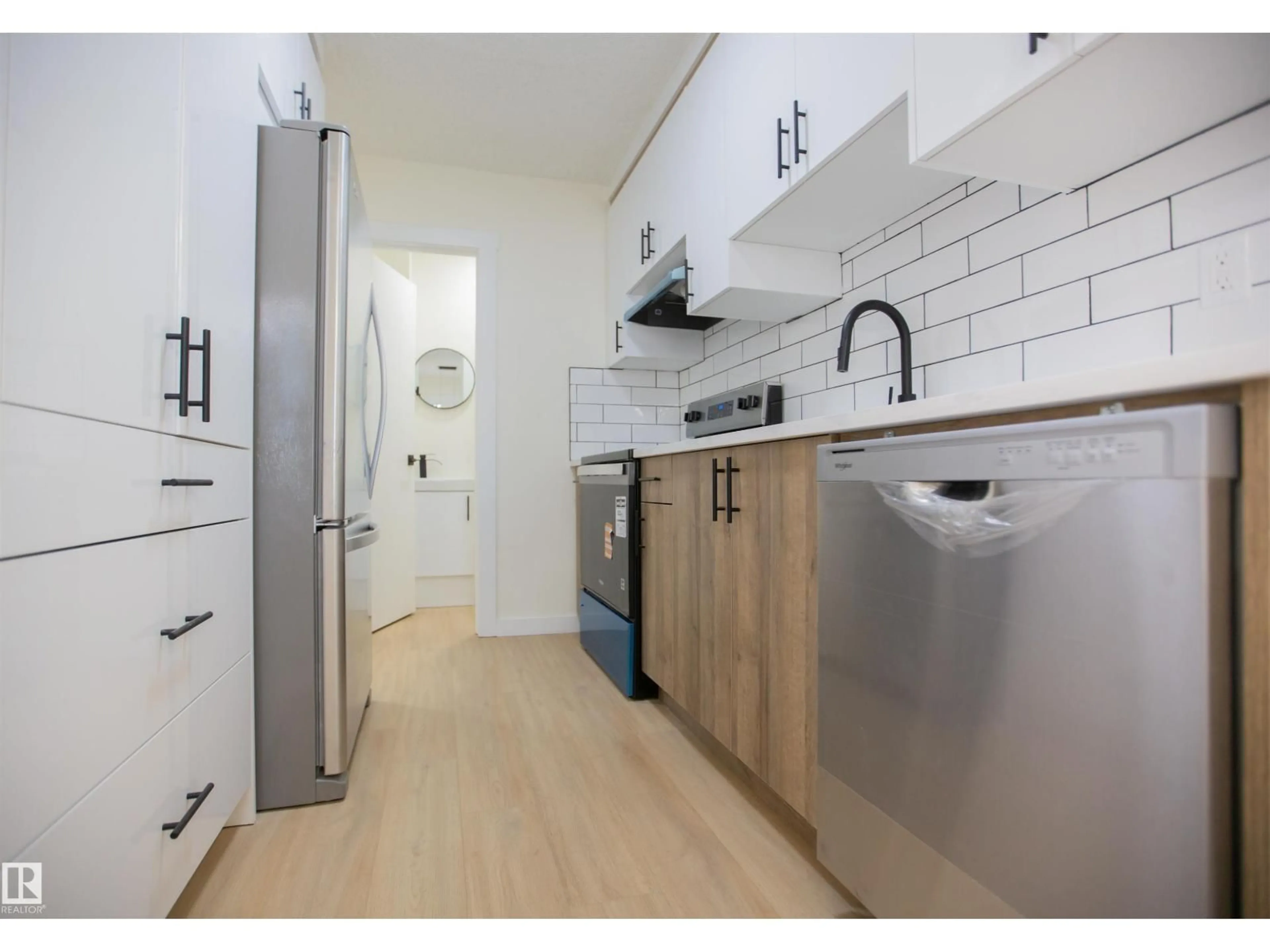 Standard kitchen, unknown for 14120 80 ST, Edmonton Alberta T5C1L6