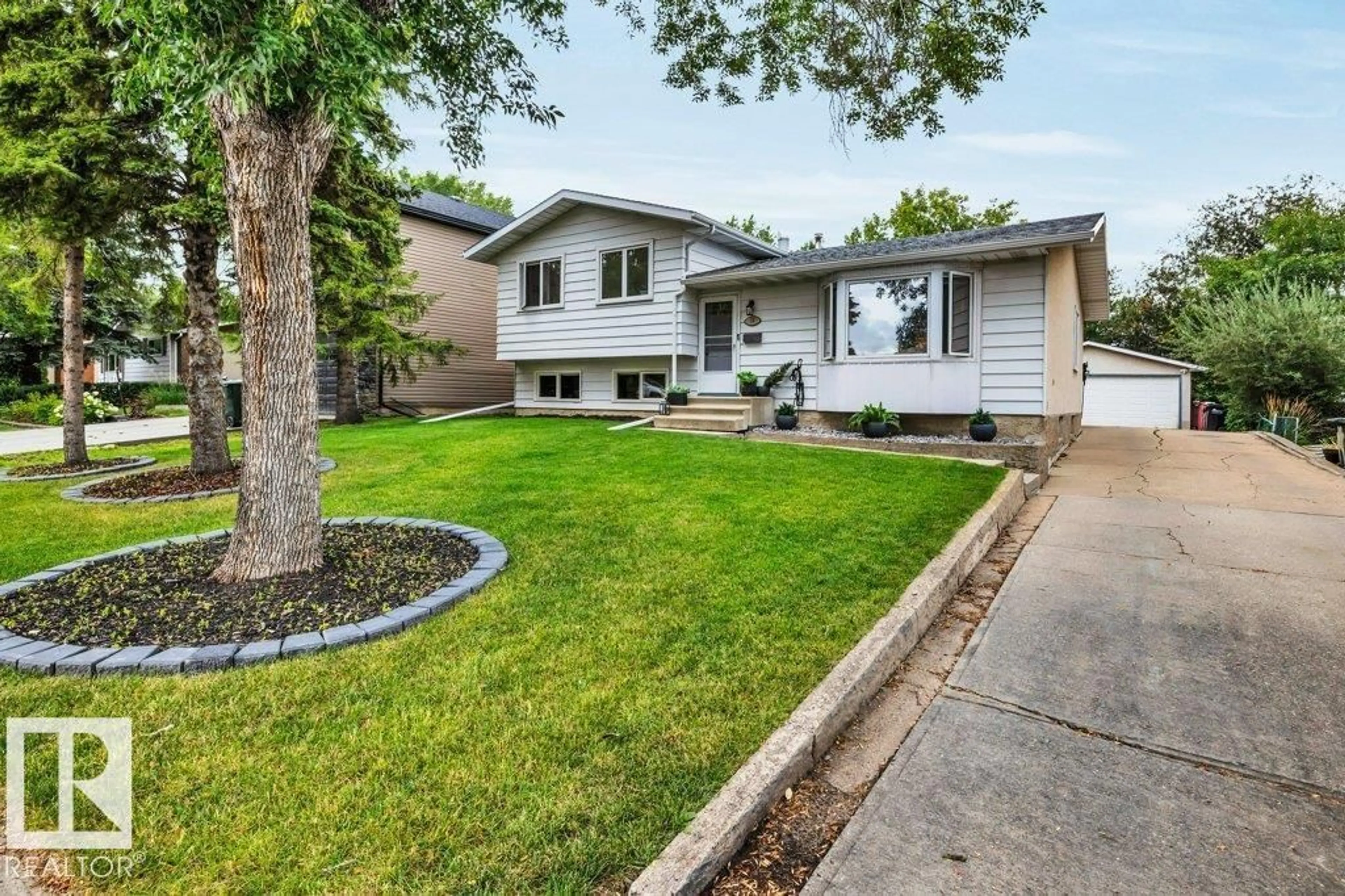 Home with vinyl exterior material, street for 78 GREYSTONE CR, Sherwood Park Alberta T8A3E6