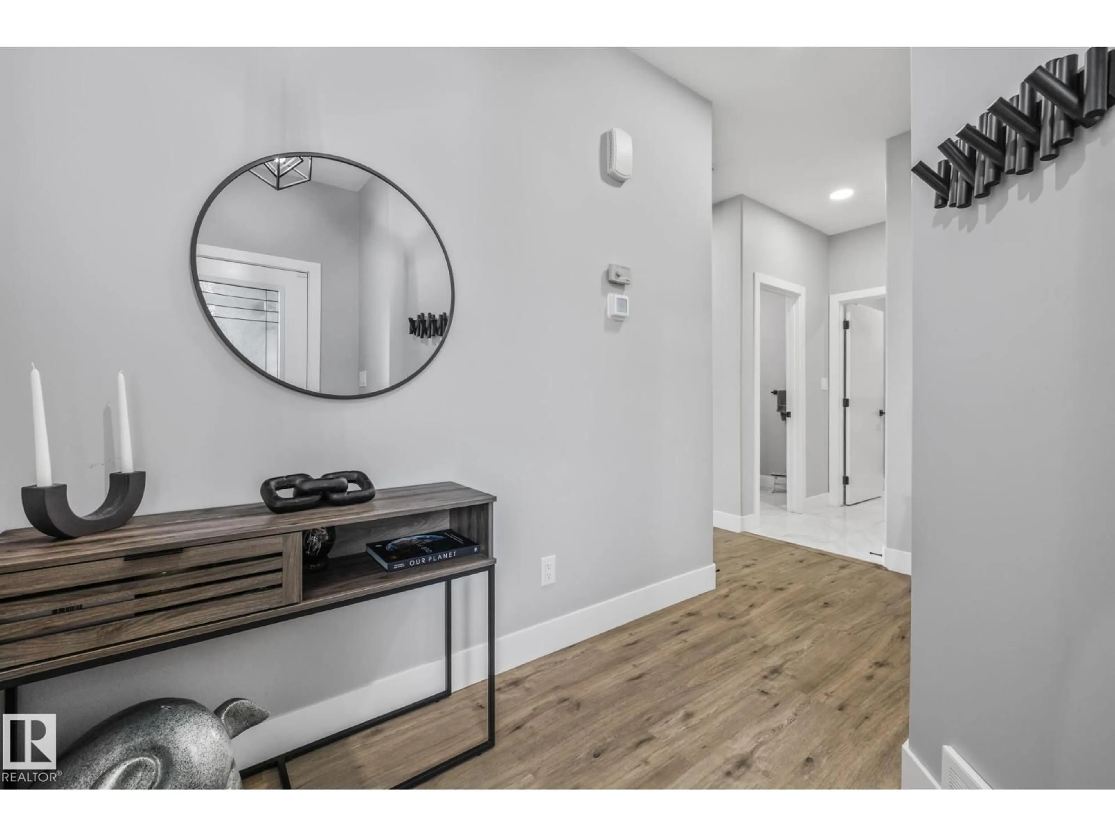Indoor entryway for 95 WILLOW LI, Fort Saskatchewan Alberta T8L0W8