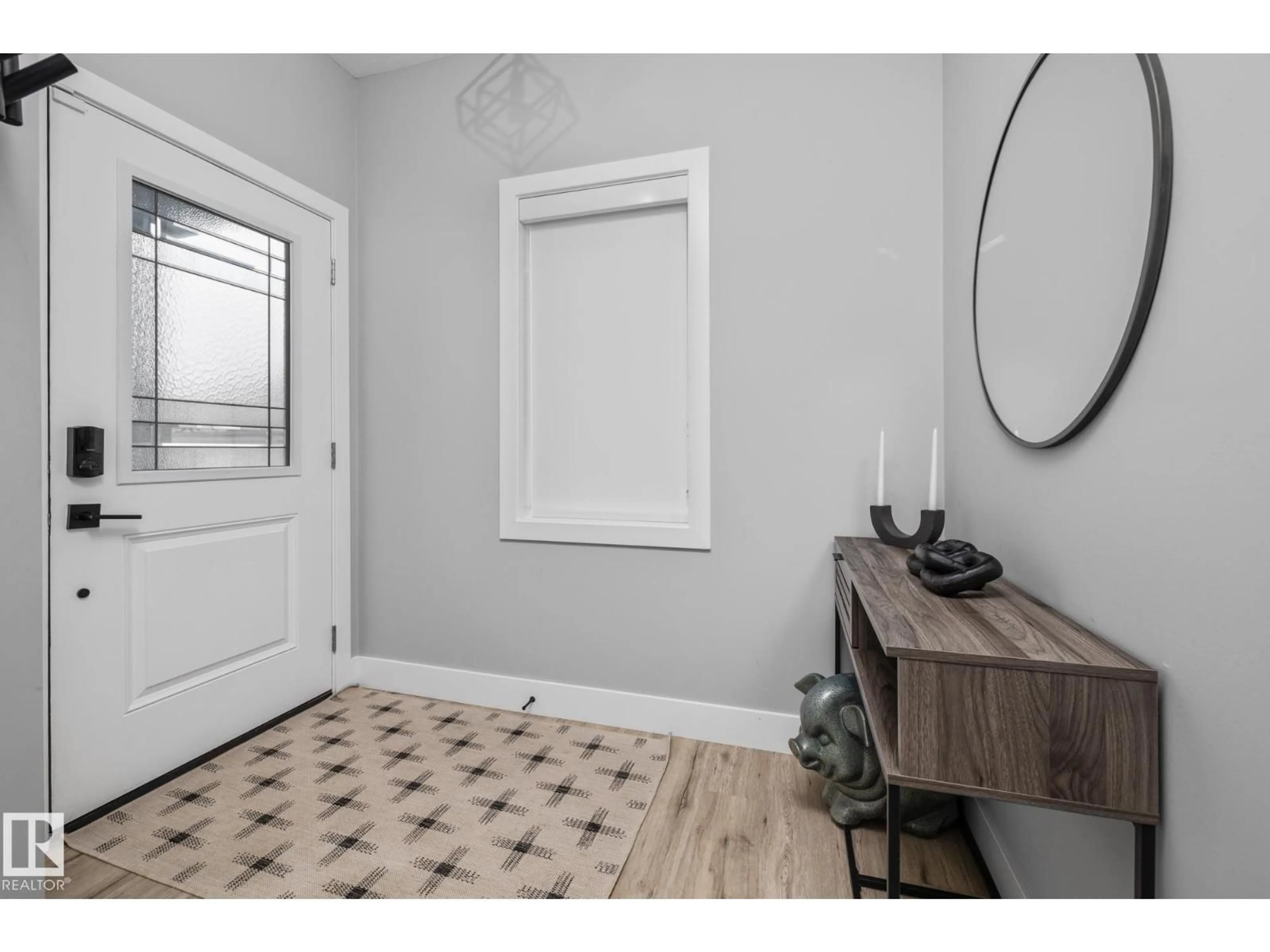 Indoor entryway for 95 WILLOW LI, Fort Saskatchewan Alberta T8L0W8