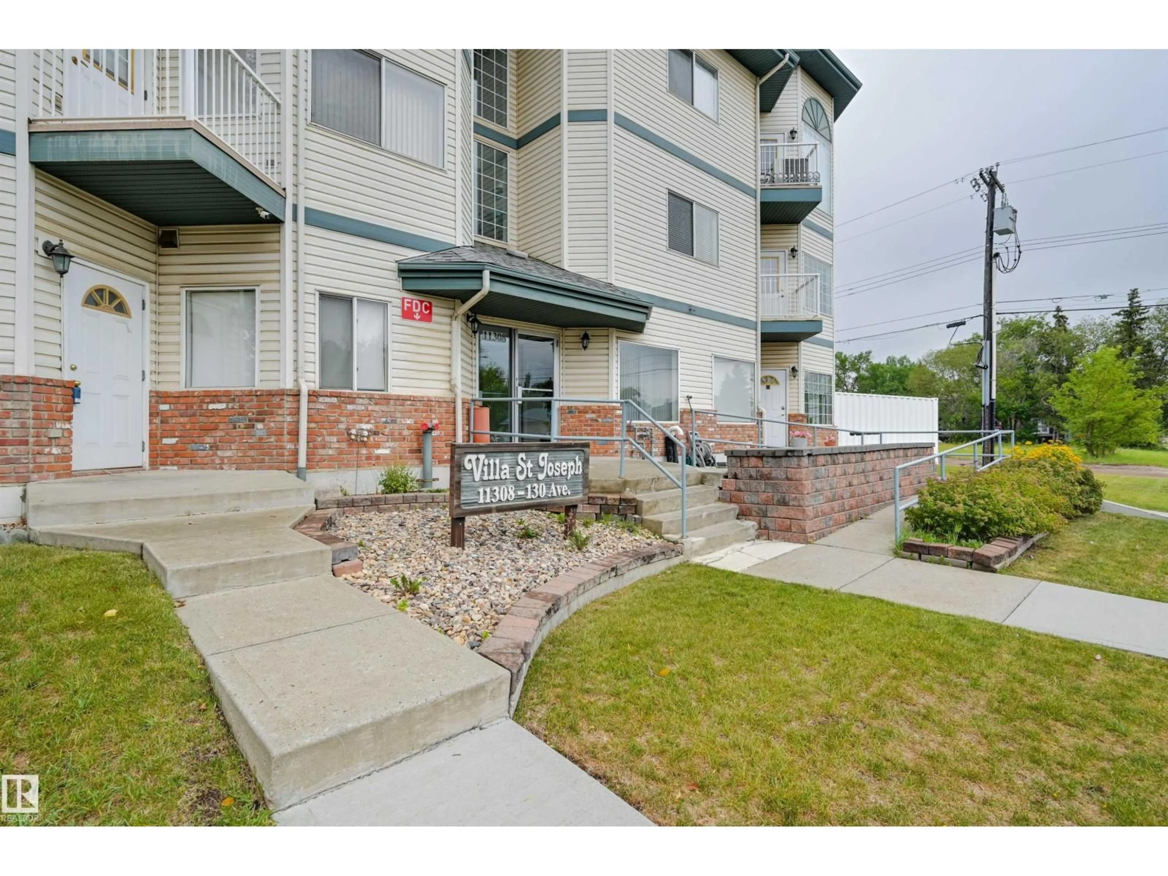 Patio, unknown for #304 - 11308 130 AV, Edmonton Alberta T5E6L2