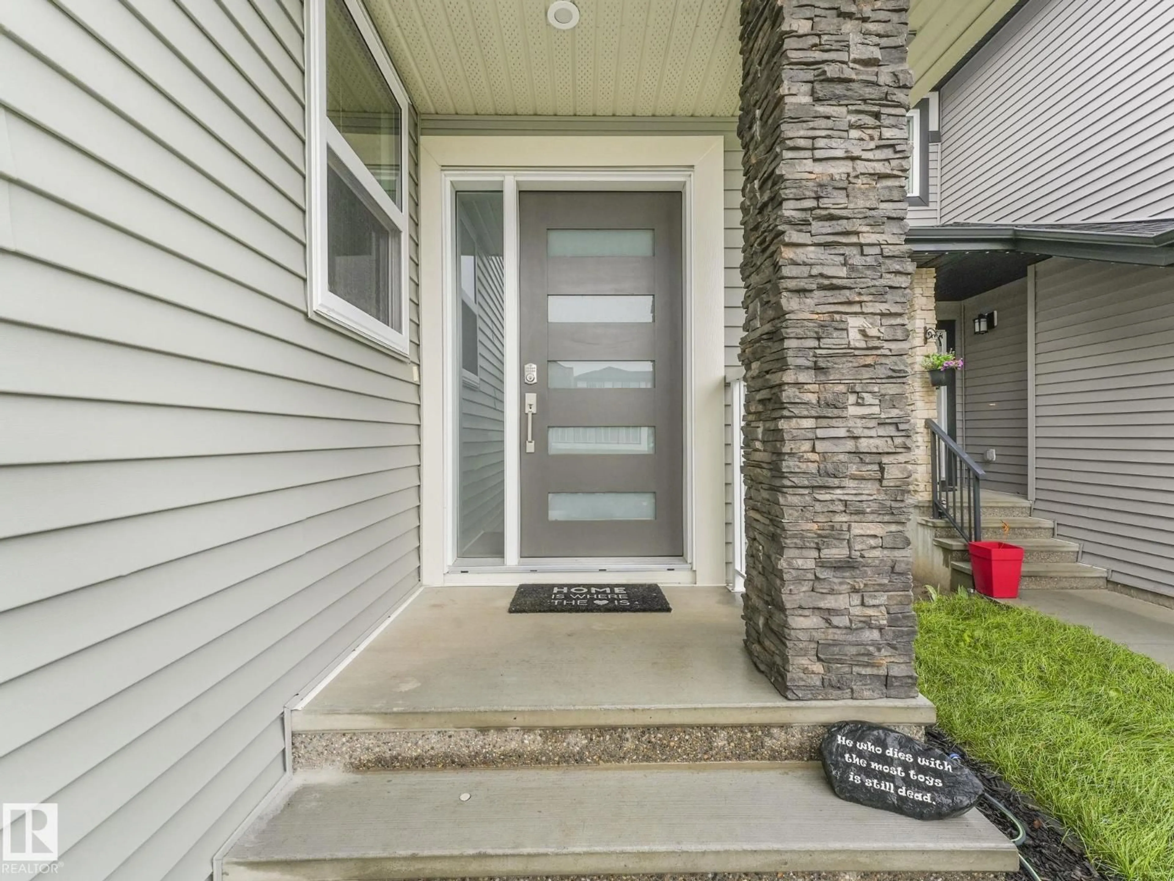 Indoor entryway for 107 KIDD CR, Leduc Alberta T9E1N6