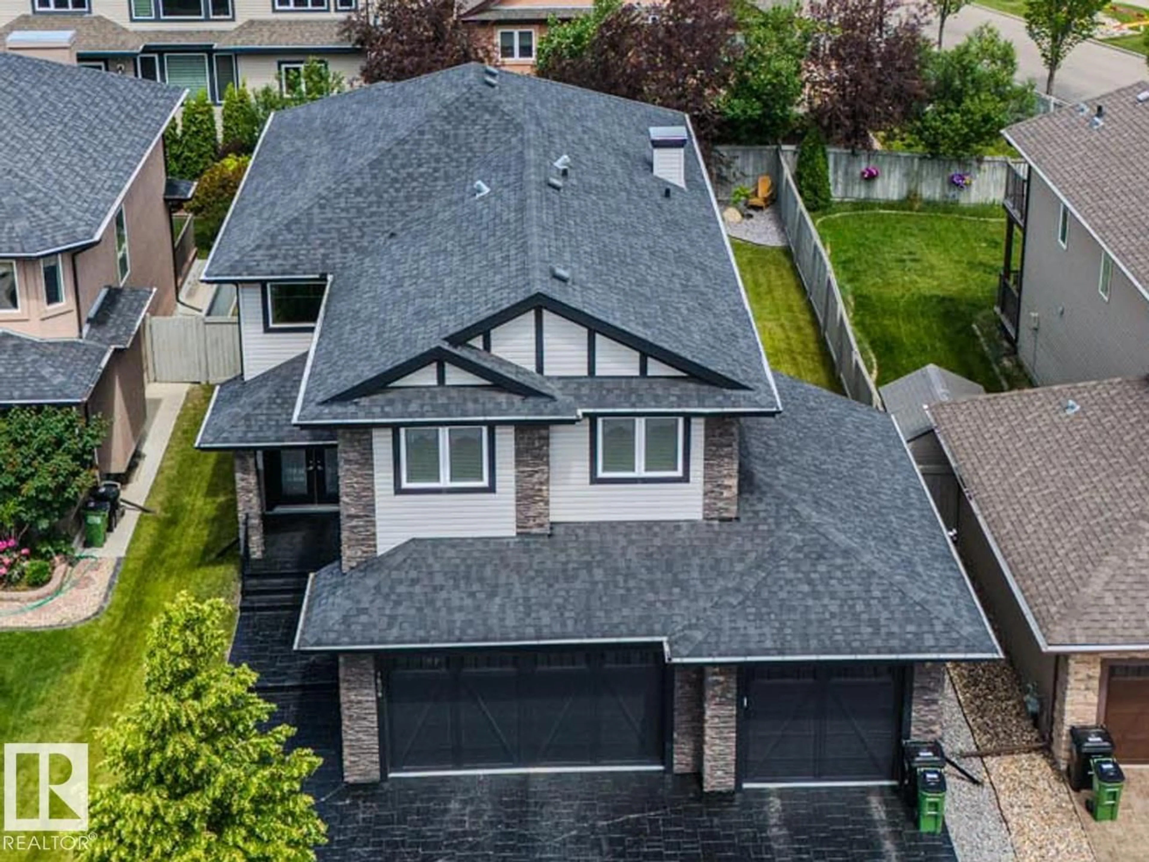 A pic from outside/outdoor area/front of a property/back of a property/a pic from drone, street for 1606 ADAMSON CL, Edmonton Alberta T6W0V5