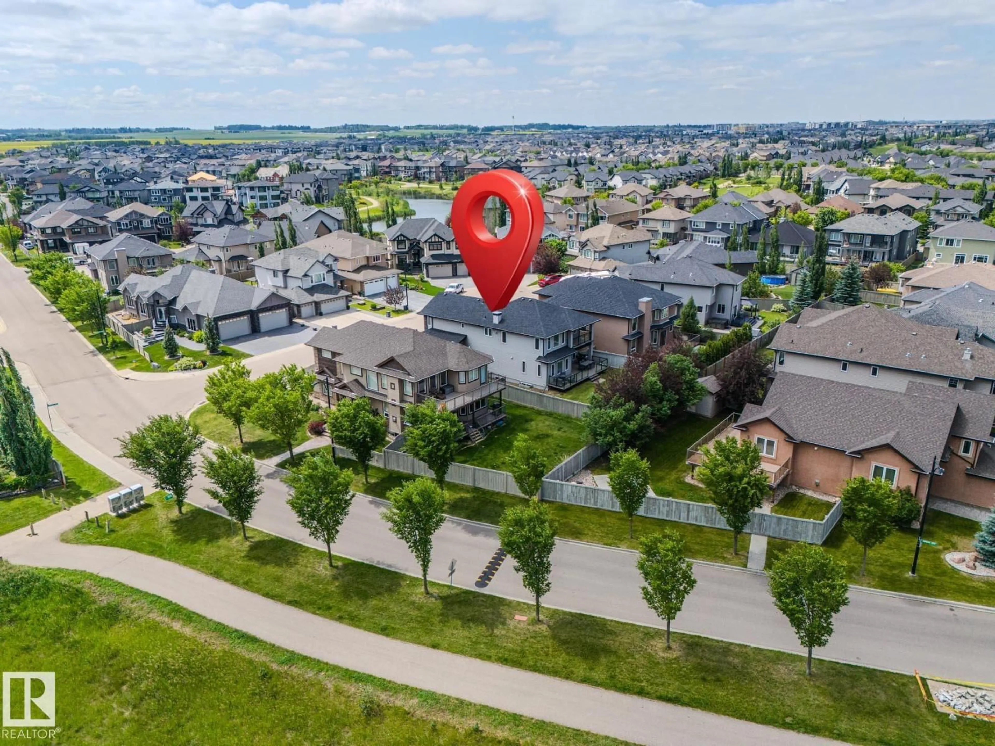 A pic from outside/outdoor area/front of a property/back of a property/a pic from drone, street for 1606 ADAMSON CL, Edmonton Alberta T6W0V5