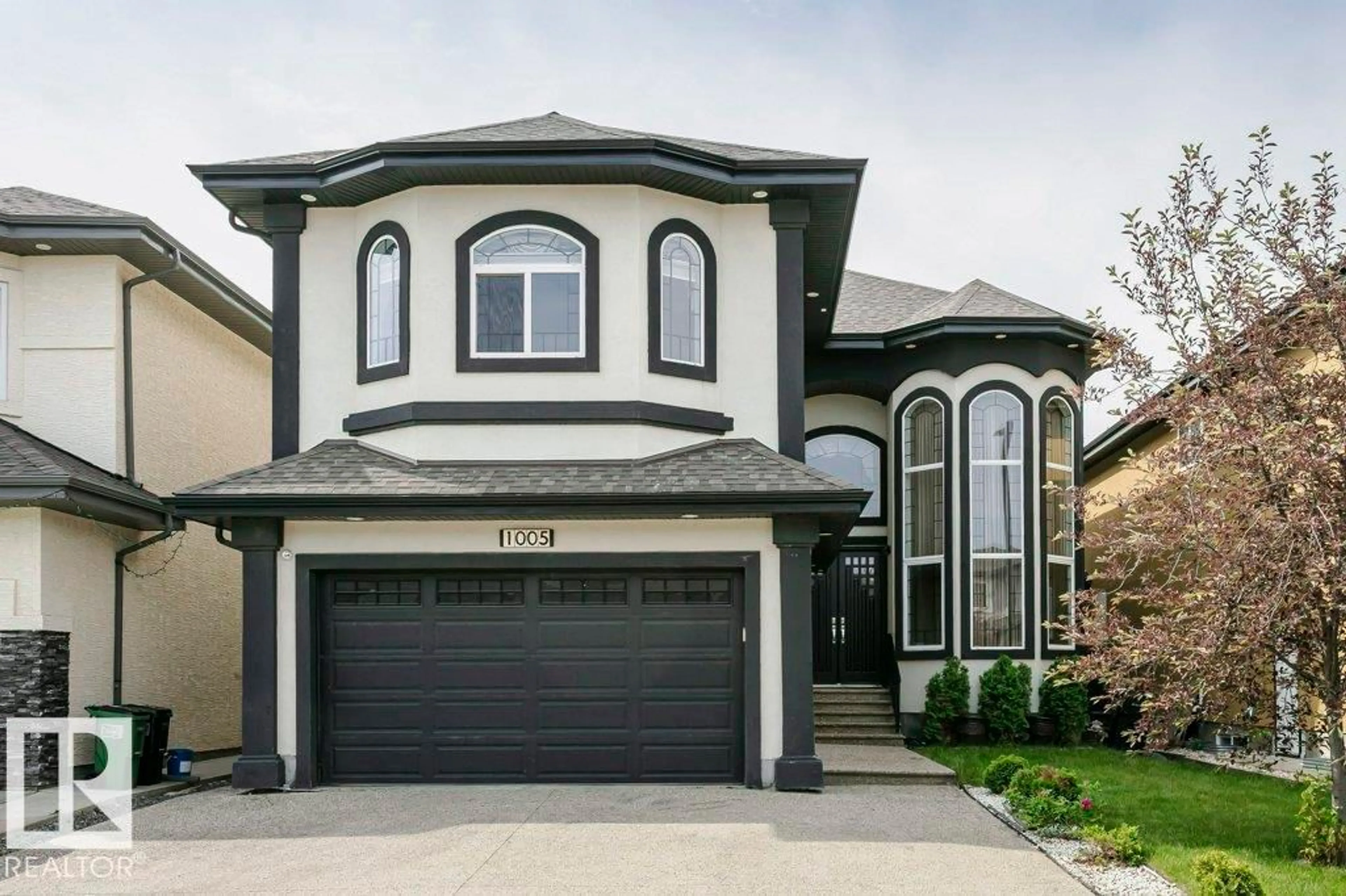 Home with vinyl exterior material, street for NW - 1005 WILDWOOD CO, Edmonton Alberta T6T0M2