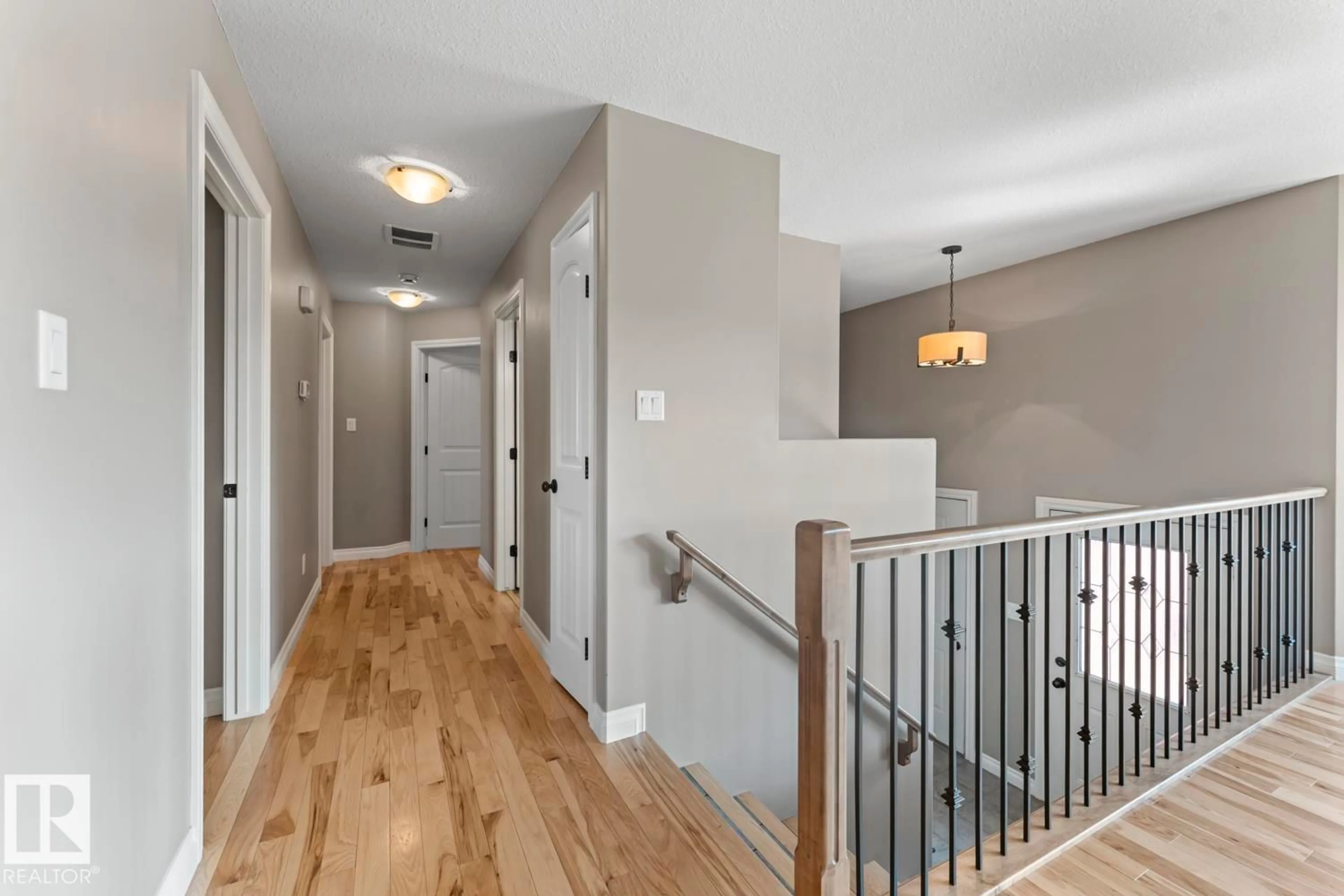 Indoor entryway for 1402 13 AV, Cold Lake Alberta T9M2E1