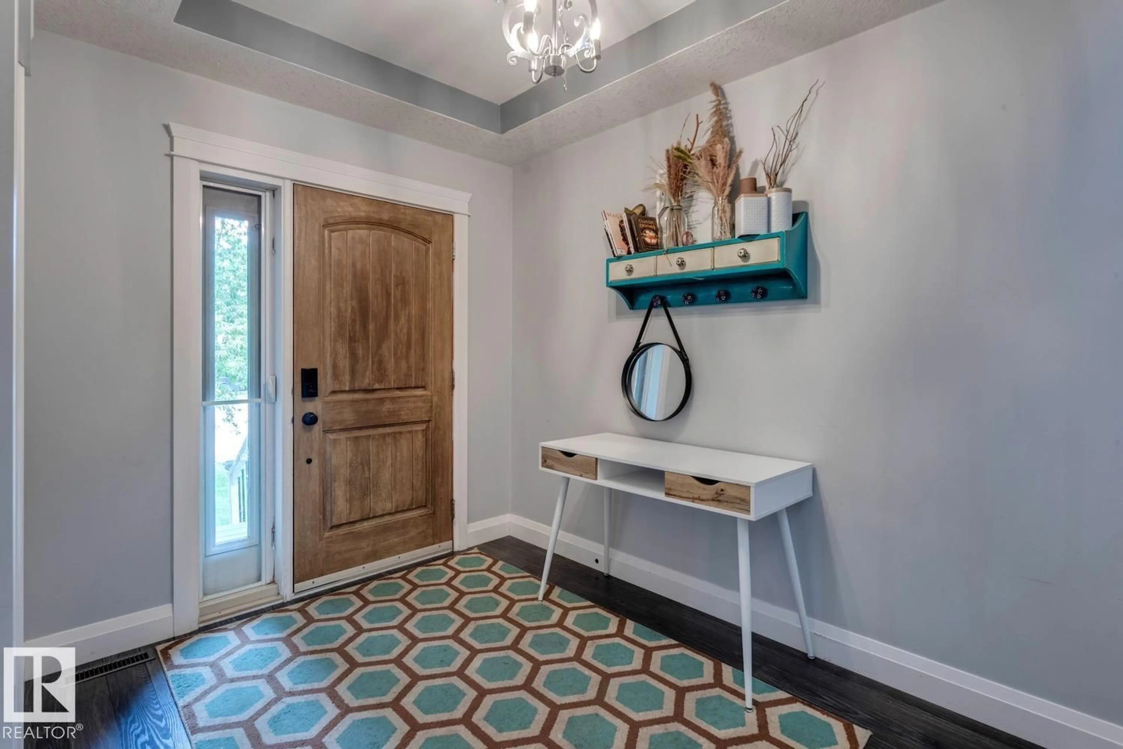 Indoor entryway for 703 SUNCREST POINT, Sherwood Park Alberta T8H0G6
