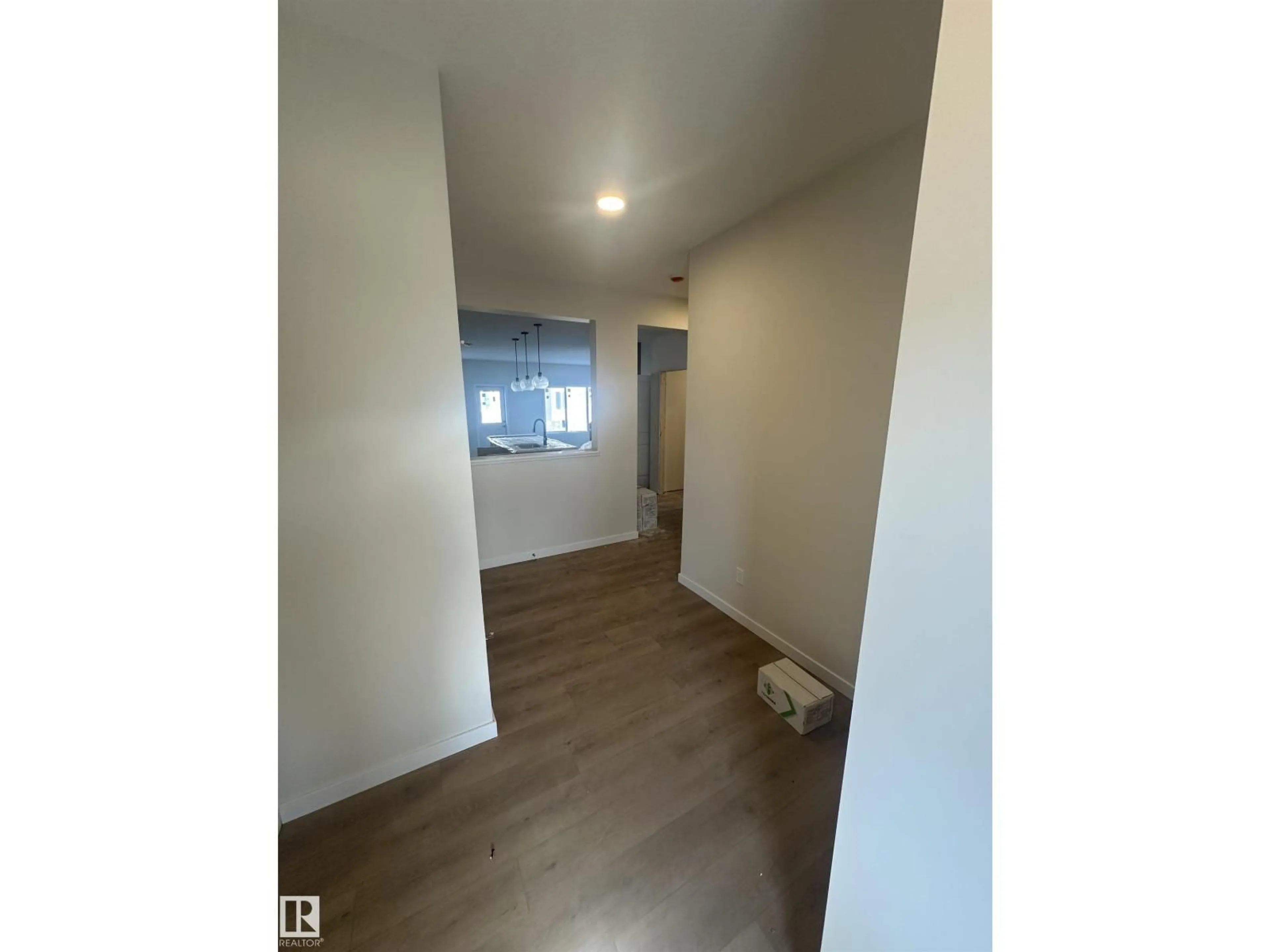 A pic of a room for 9104 ELVES LO, Edmonton Alberta T6M3G2